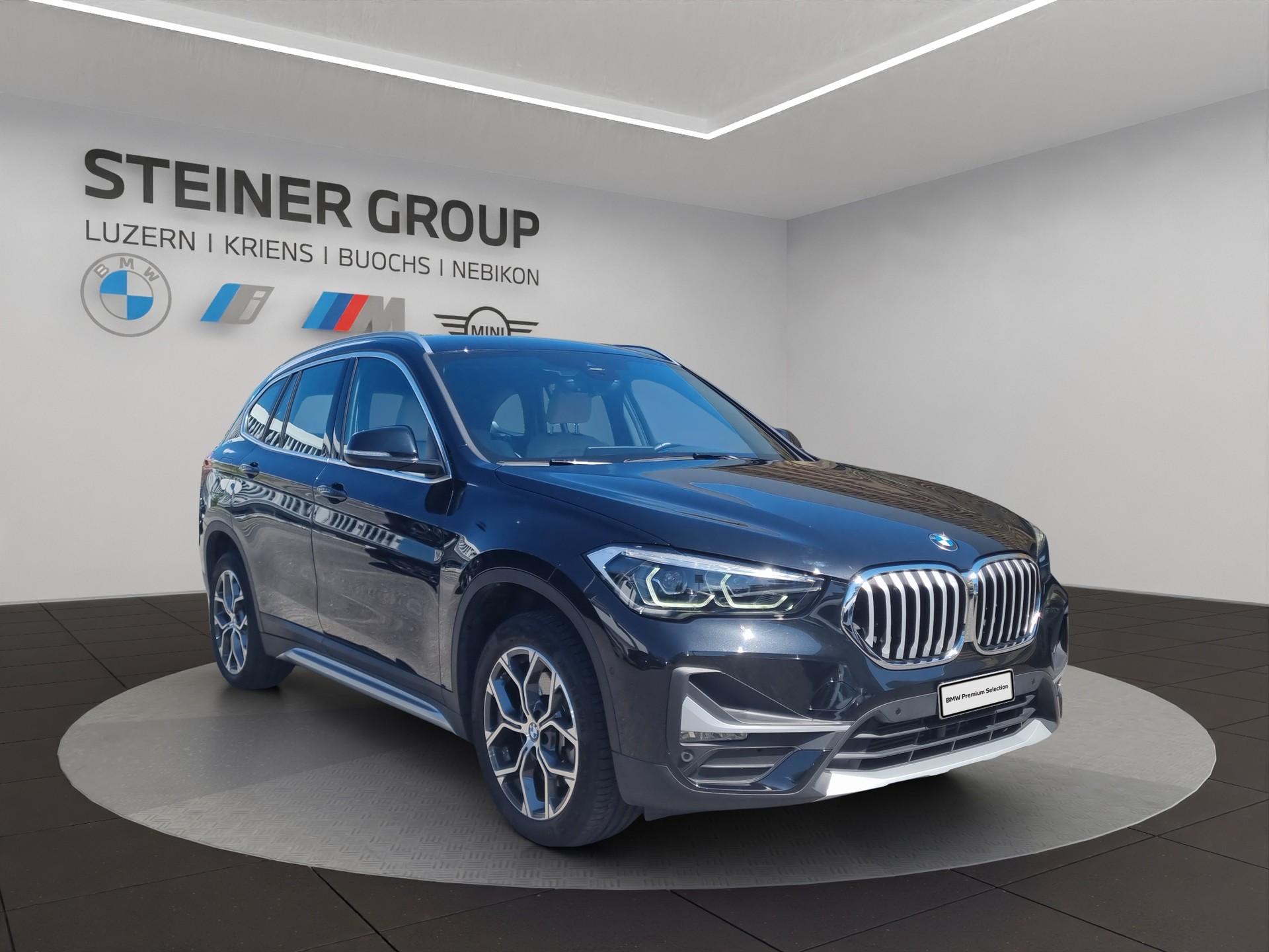 BMW X1 xDrive 20i xLine Steptronic-showroom-element-2