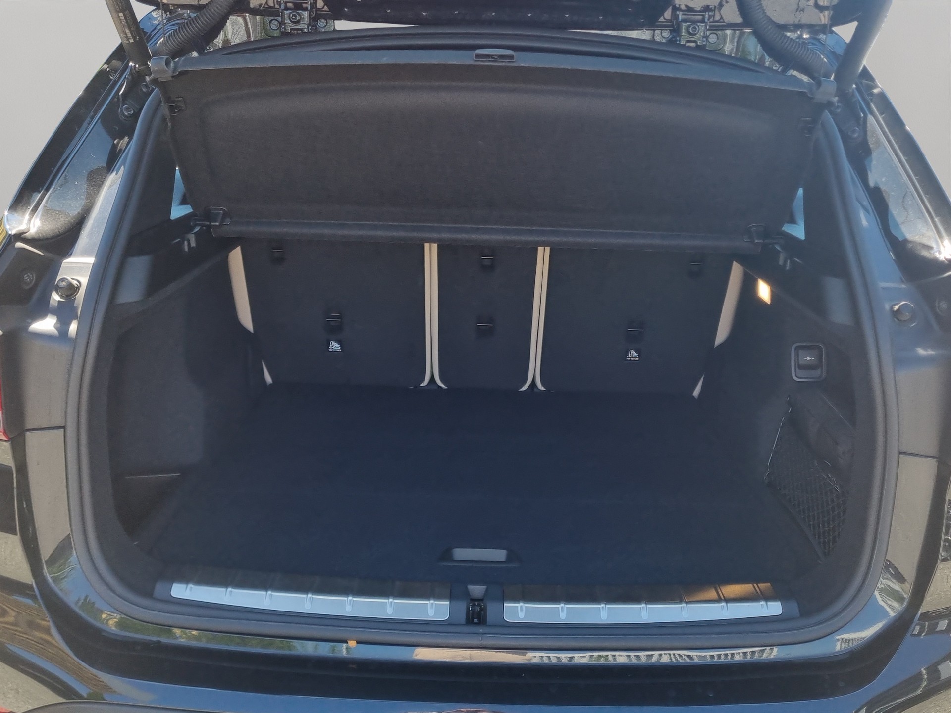 BMW X1 xDrive 20i xLine Steptronic-image-19