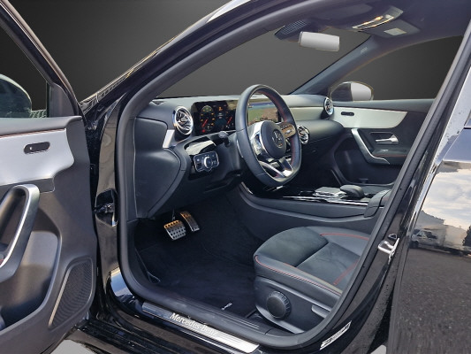 MERCEDES-BENZ A 200 AMG Line 4Matic-image-7