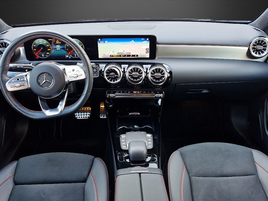 MERCEDES-BENZ A 200 AMG Line 4Matic-image-8