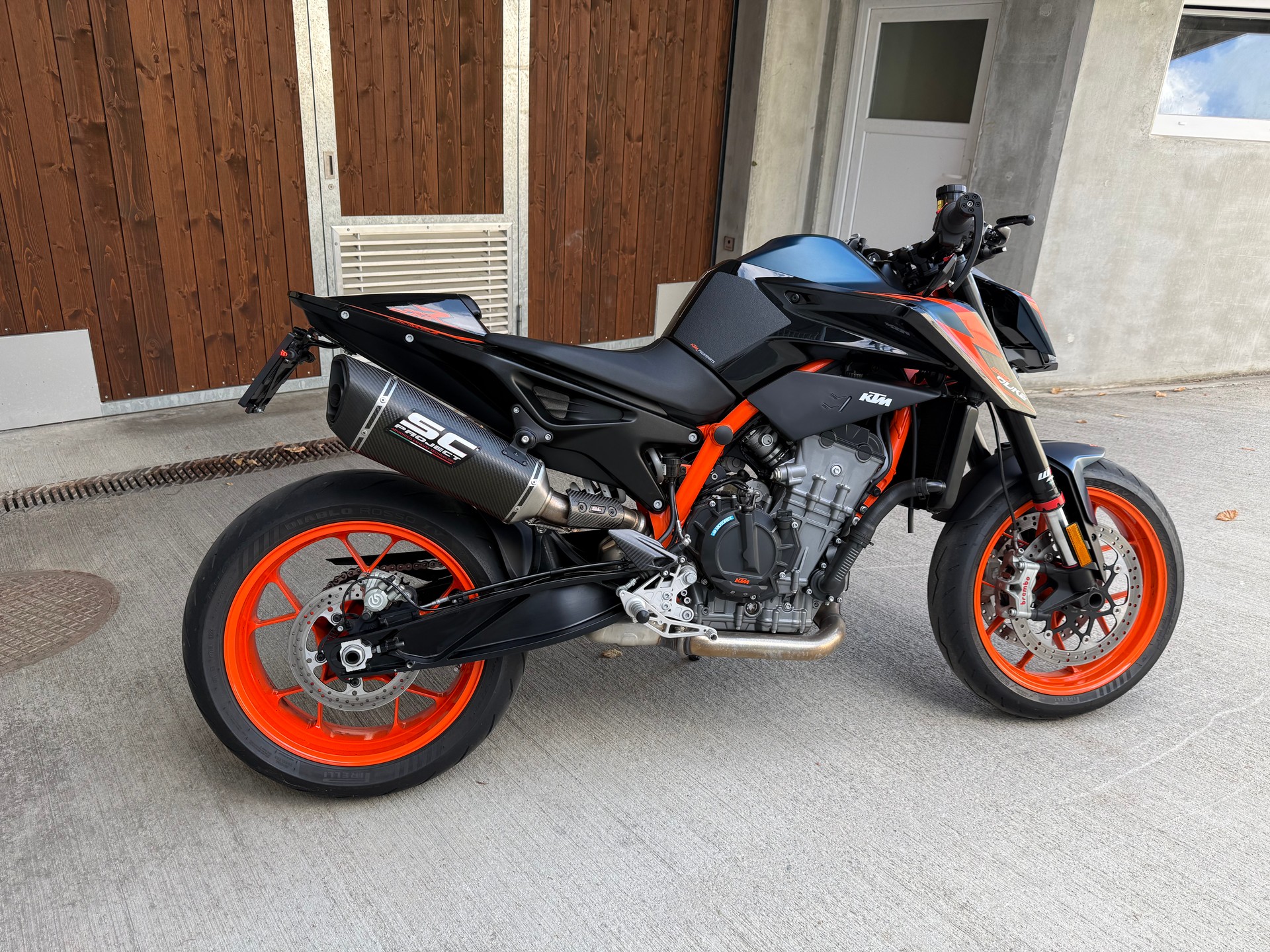 KTM 890 Duke R-image-0