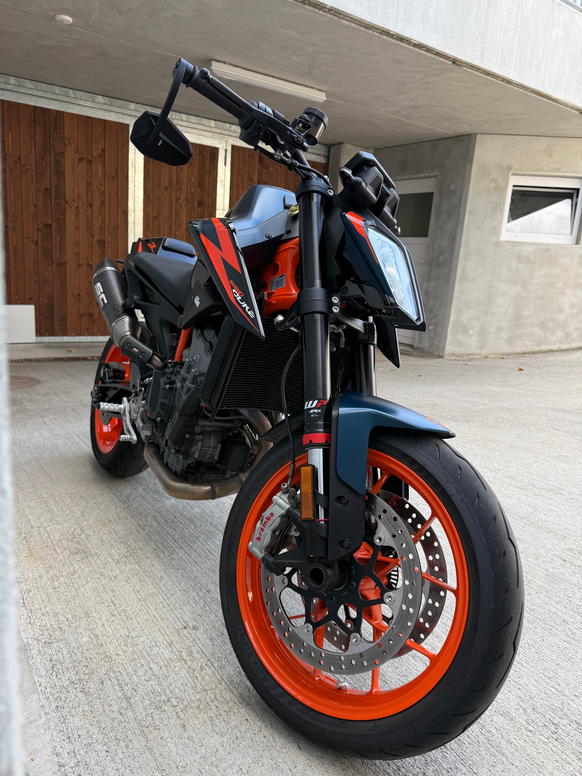 KTM 890 Duke R-image-5