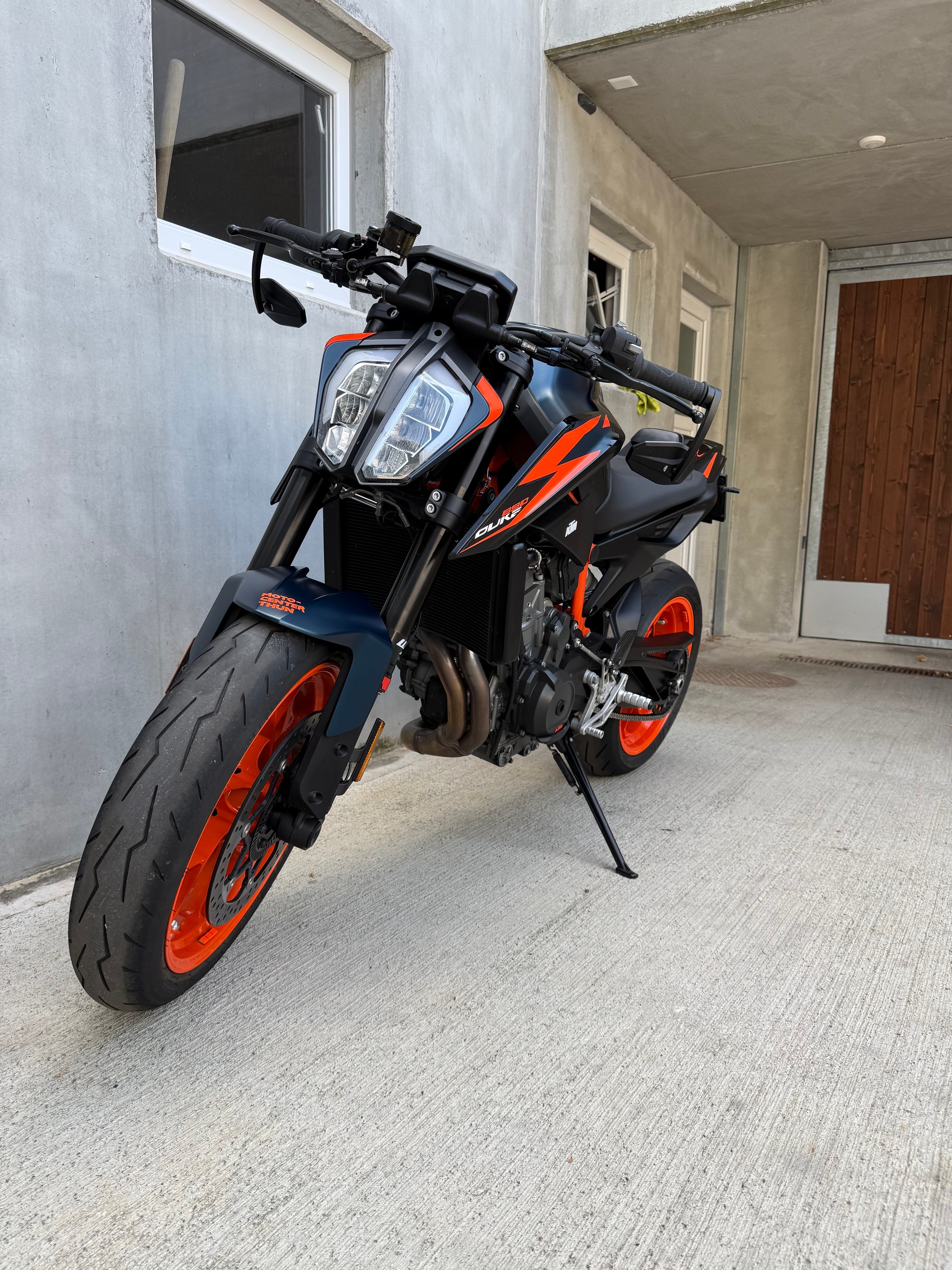 KTM 890 Duke R-image-4