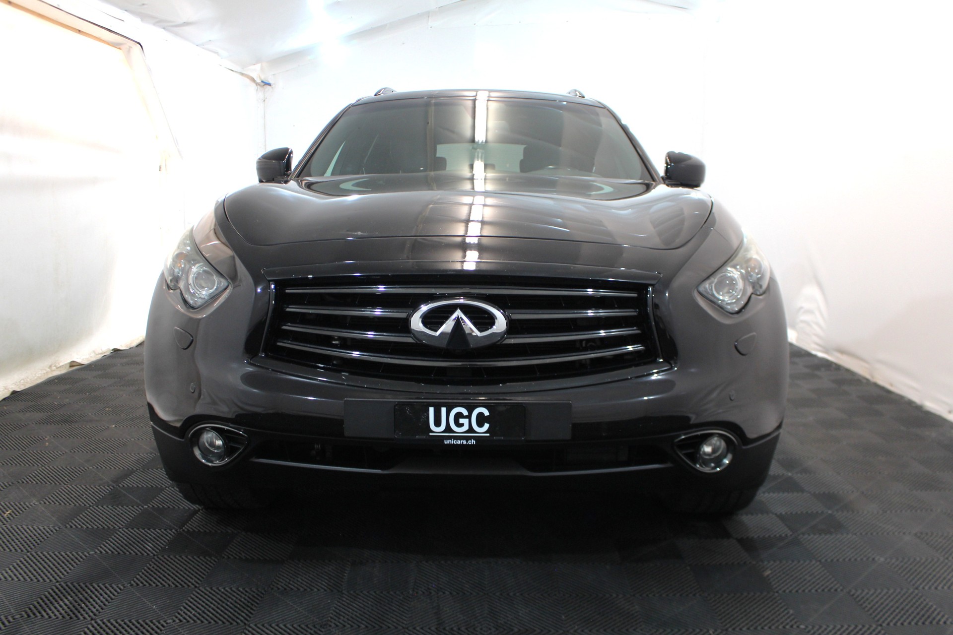 INFINITI QX70 3.7 GT Premium AWD-showroom-element-1