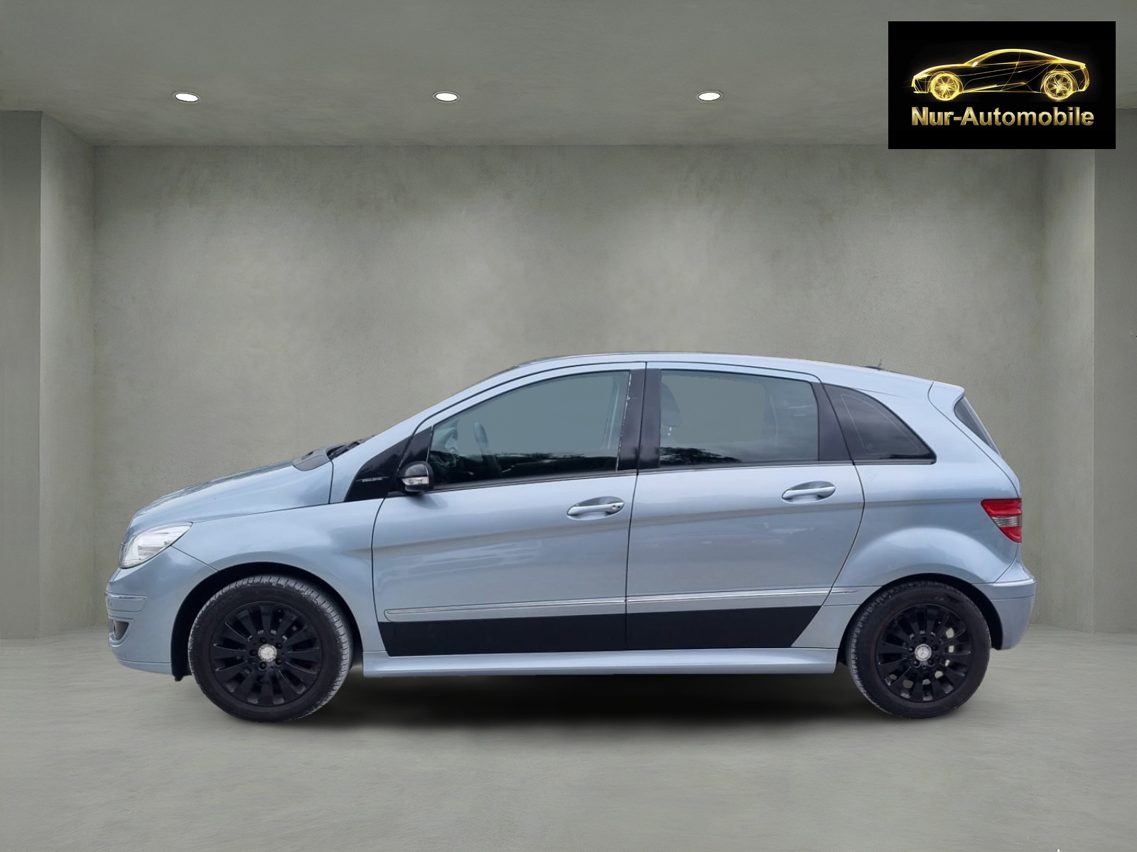 MERCEDES-BENZ B 200-showroom-element-1
