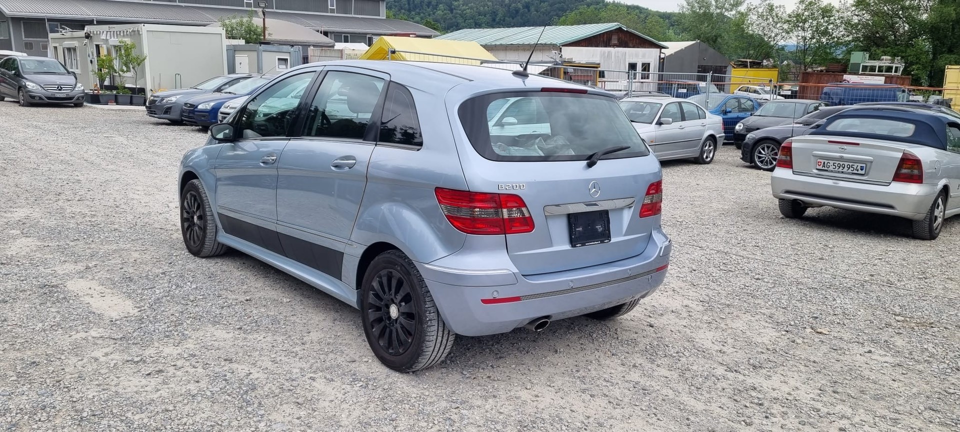 MERCEDES-BENZ B 200-showroom-element-2