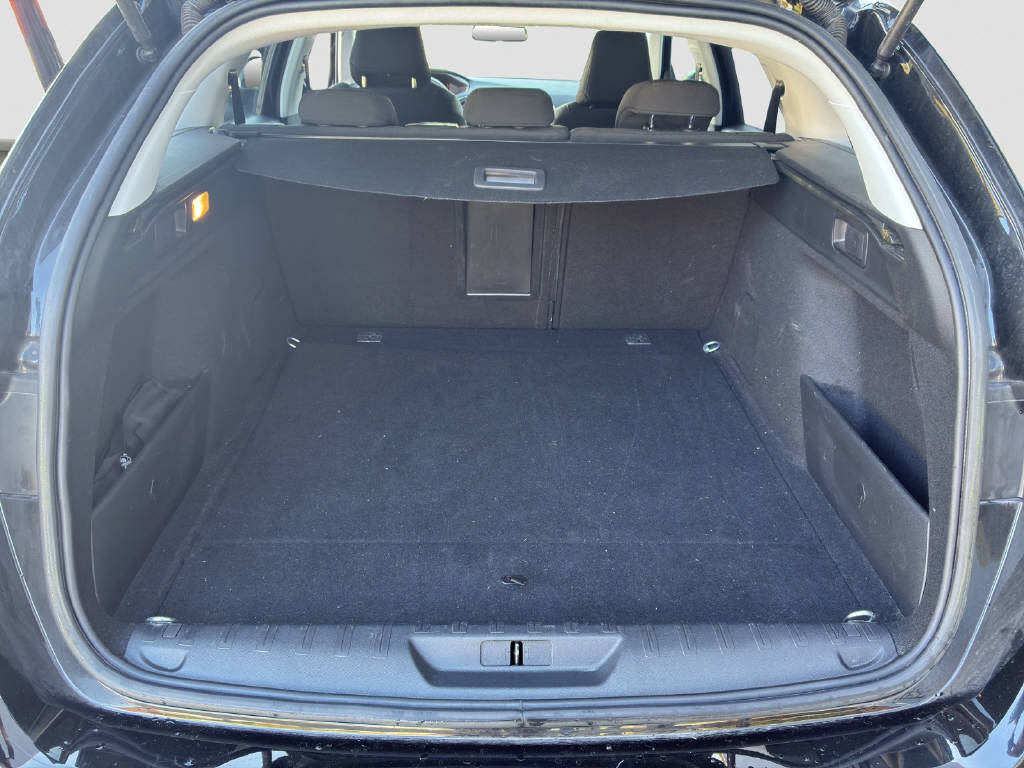 PEUGEOT 308 SW 1.5 BlueHDi Allure Pack-image-13
