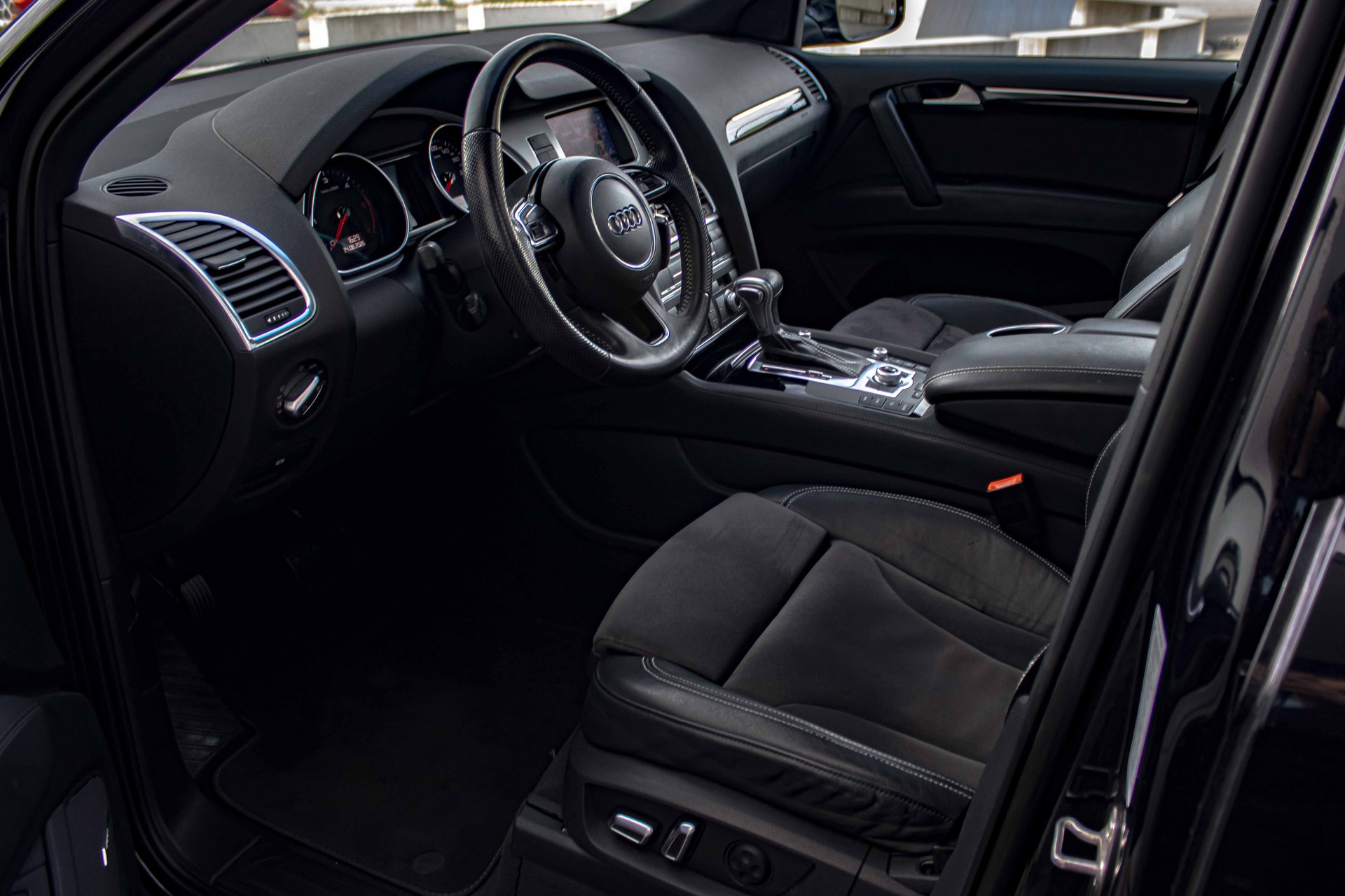 AUDI Q7 3.0 TDI S Line 7 Platz AHK! quattro tiptronic-image-9