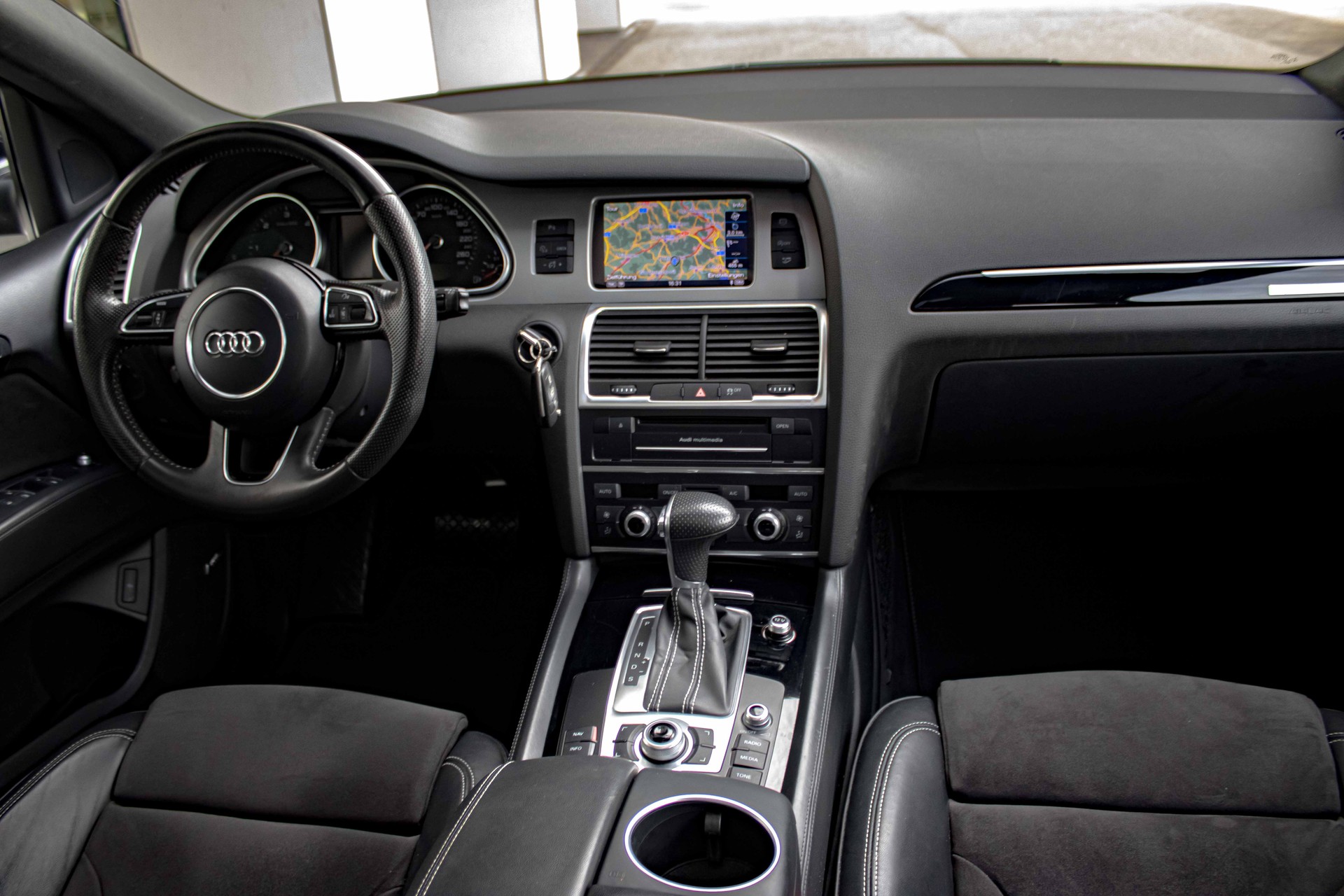 AUDI Q7 3.0 TDI S Line 7 Platz AHK! quattro tiptronic-image-11