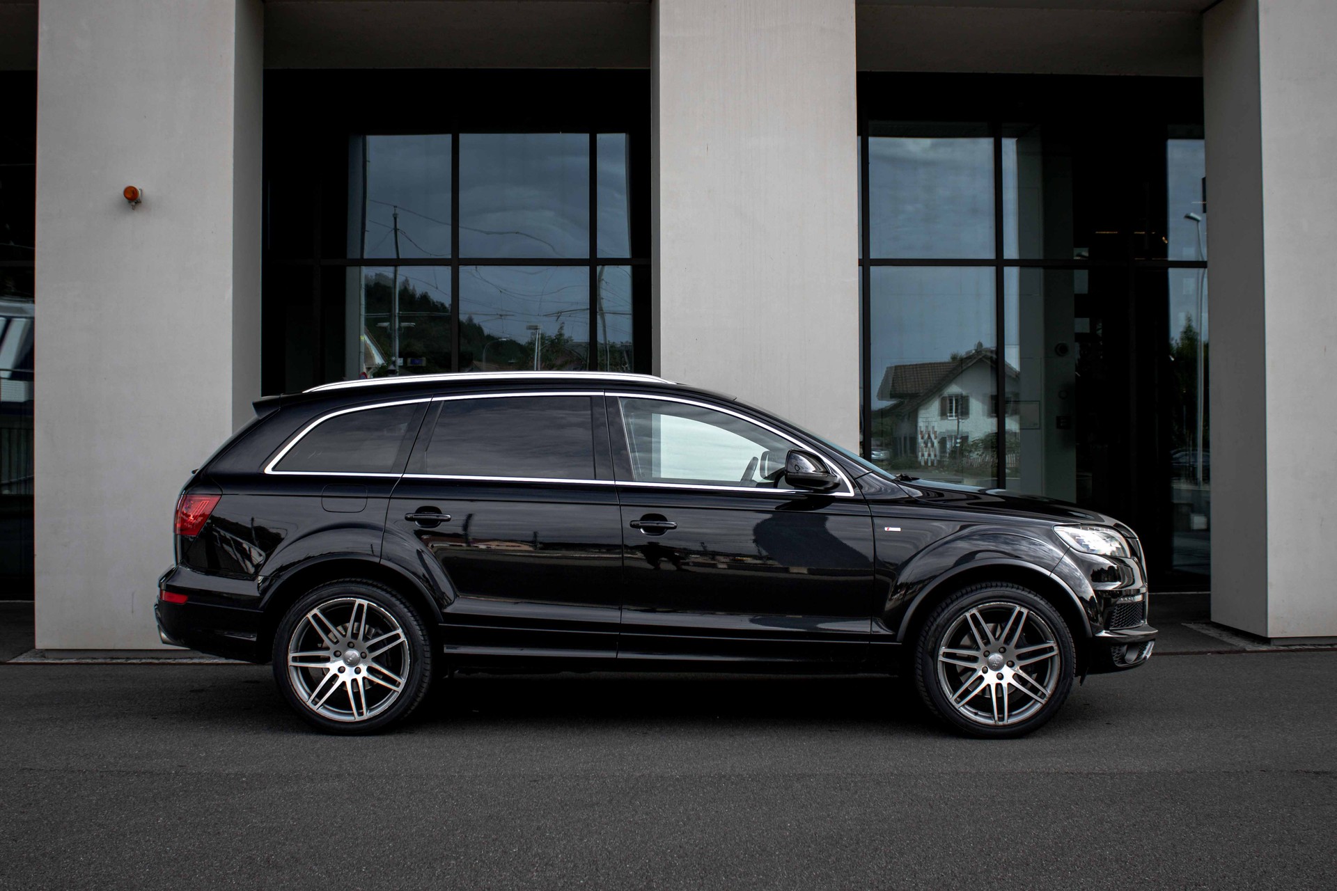 AUDI Q7 3.0 TDI S Line 7 Platz AHK! quattro tiptronic-image-5