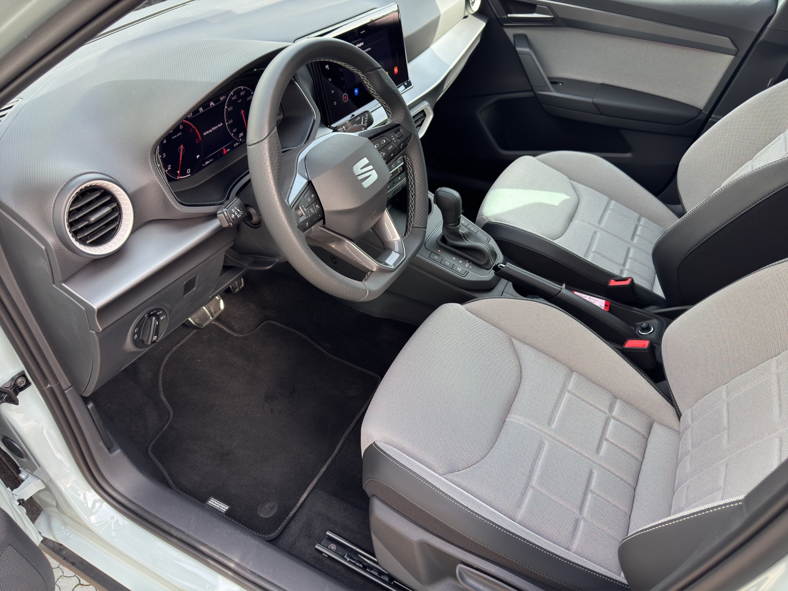 SEAT Arona 1.5 Eco TSI Move FR DSG-image-8