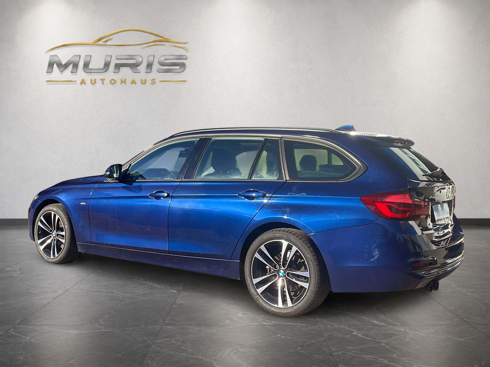 BMW 320i xDrive Touring Edition Sport Line Steptronic-showroom-element-2