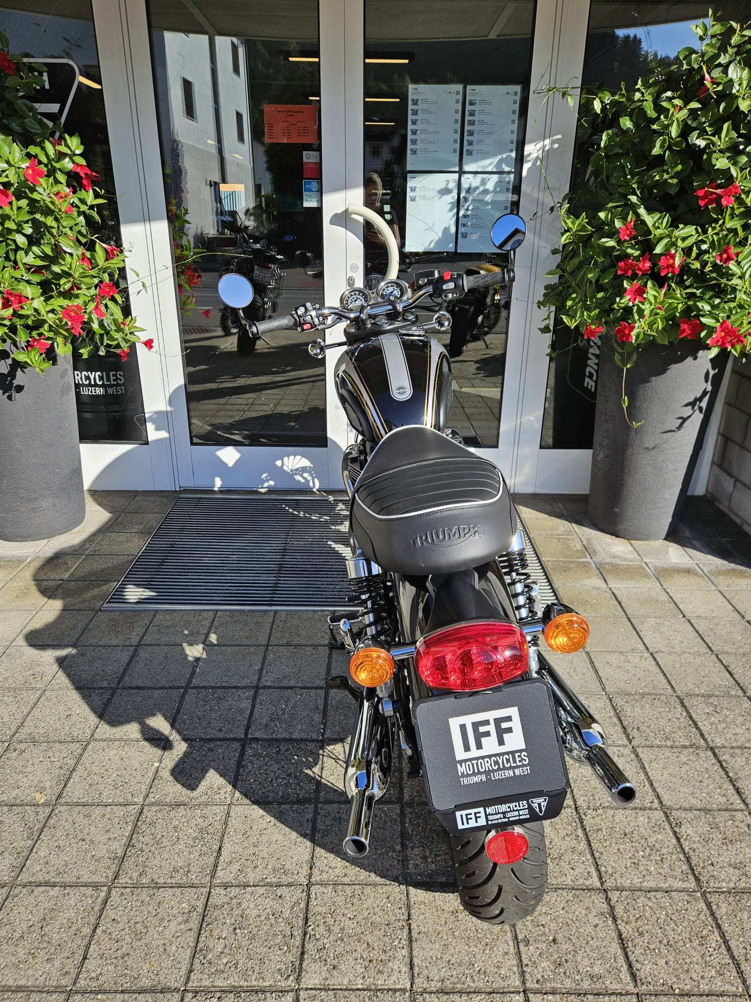 TRIUMPH Bonneville T120-image-6