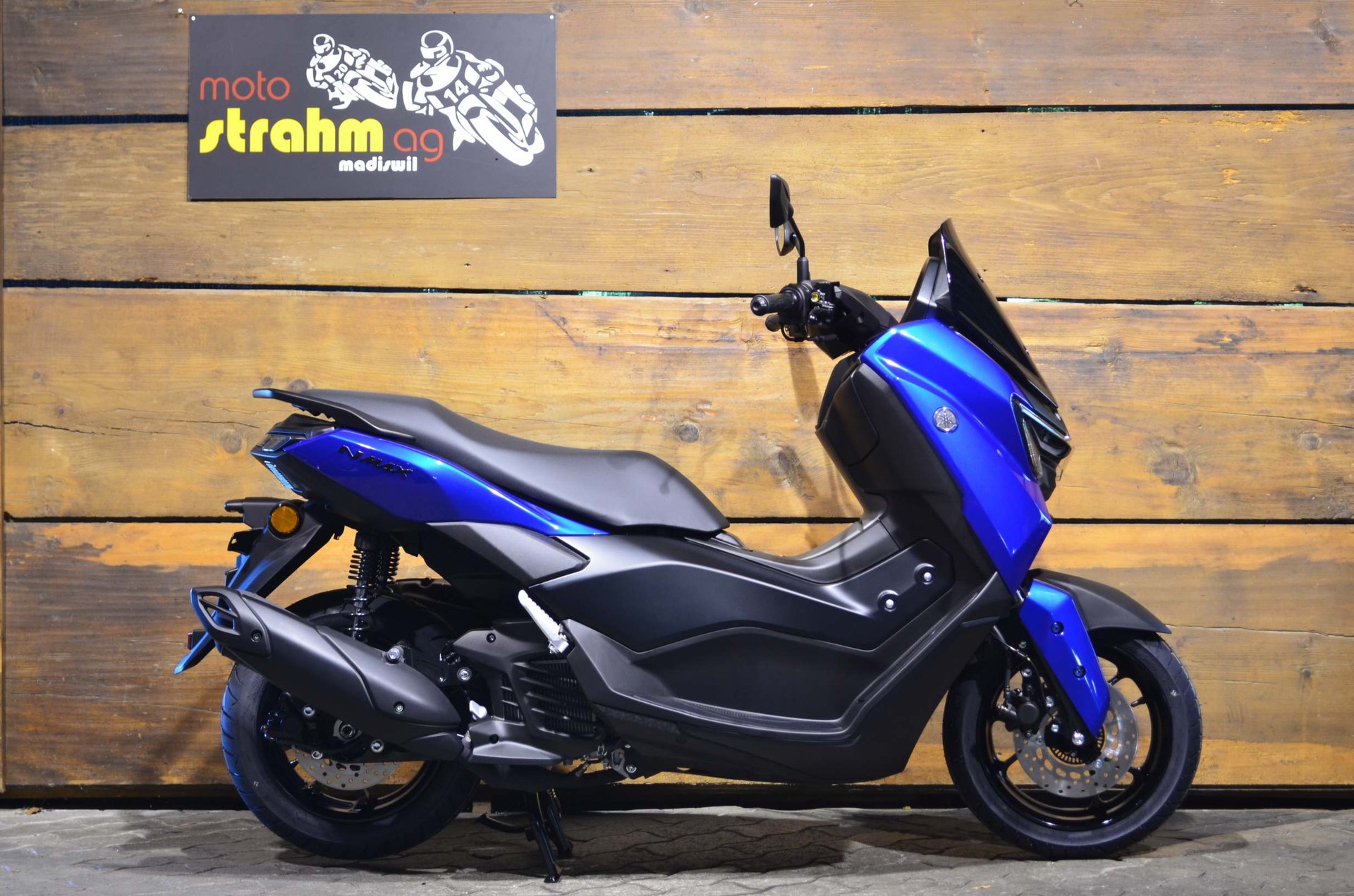 YAMAHA GPD 125 NMAX ABS-showroom-element-1