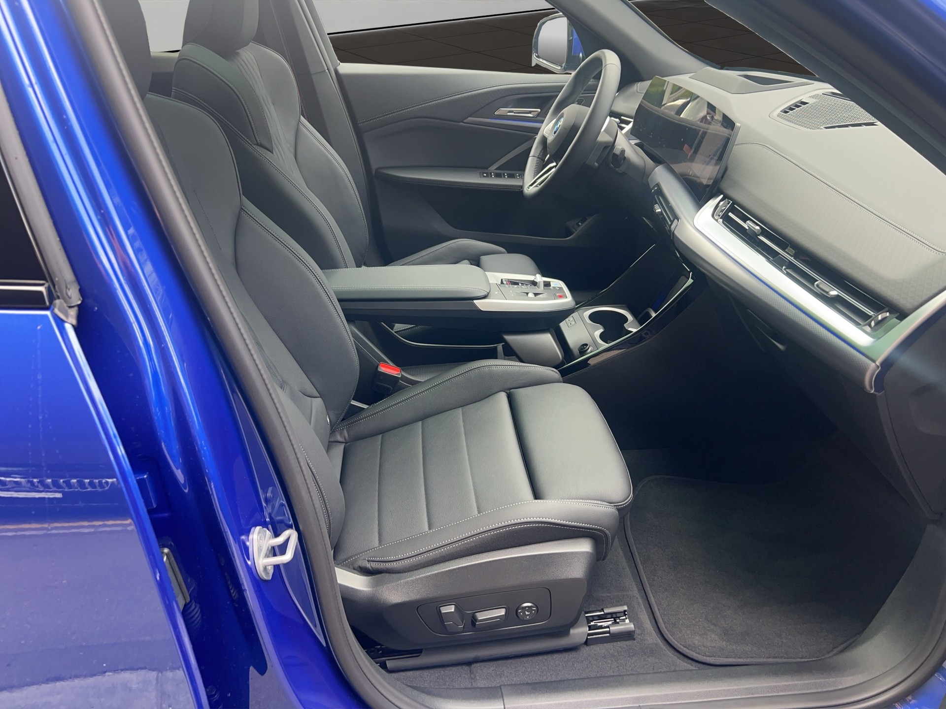 BMW iX2 xDrive 30 M Sport Pro-image-21