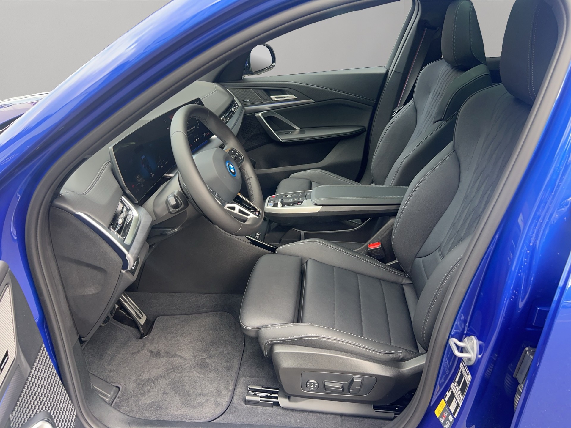 BMW iX2 xDrive 30 M Sport Pro-image-11