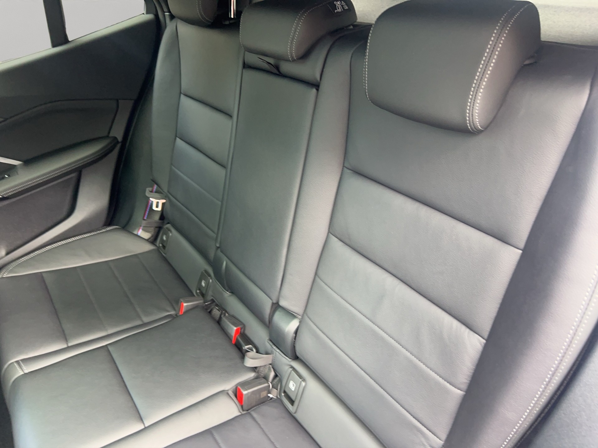 BMW iX2 xDrive 30 M Sport Pro-image-19