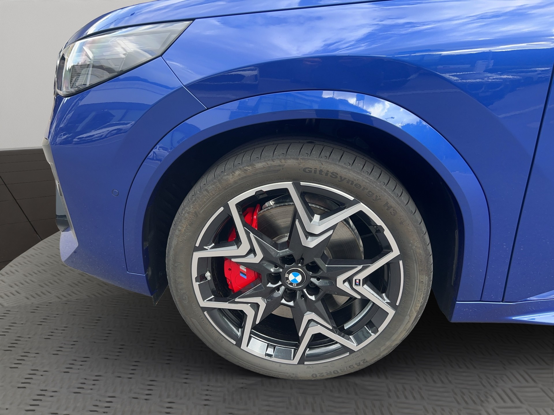 BMW iX2 xDrive 30 M Sport Pro-image-9