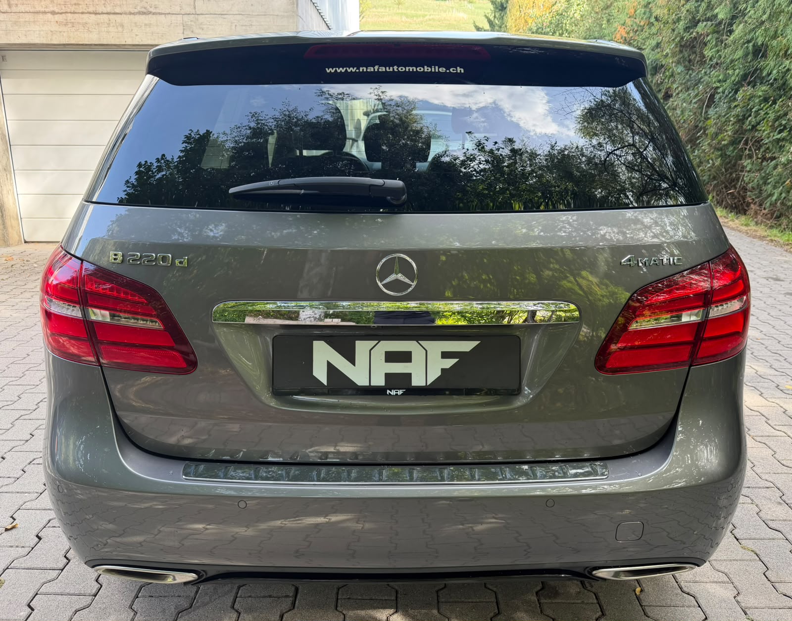 MERCEDES-BENZ B 220 CDI Swiss Star Edition Urban 4Matic 7G-DCT-showroom-element-3