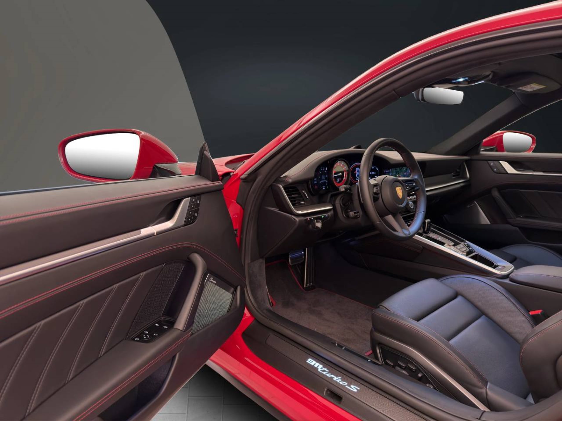 PORSCHE 911 Turbo S-showroom-element-3