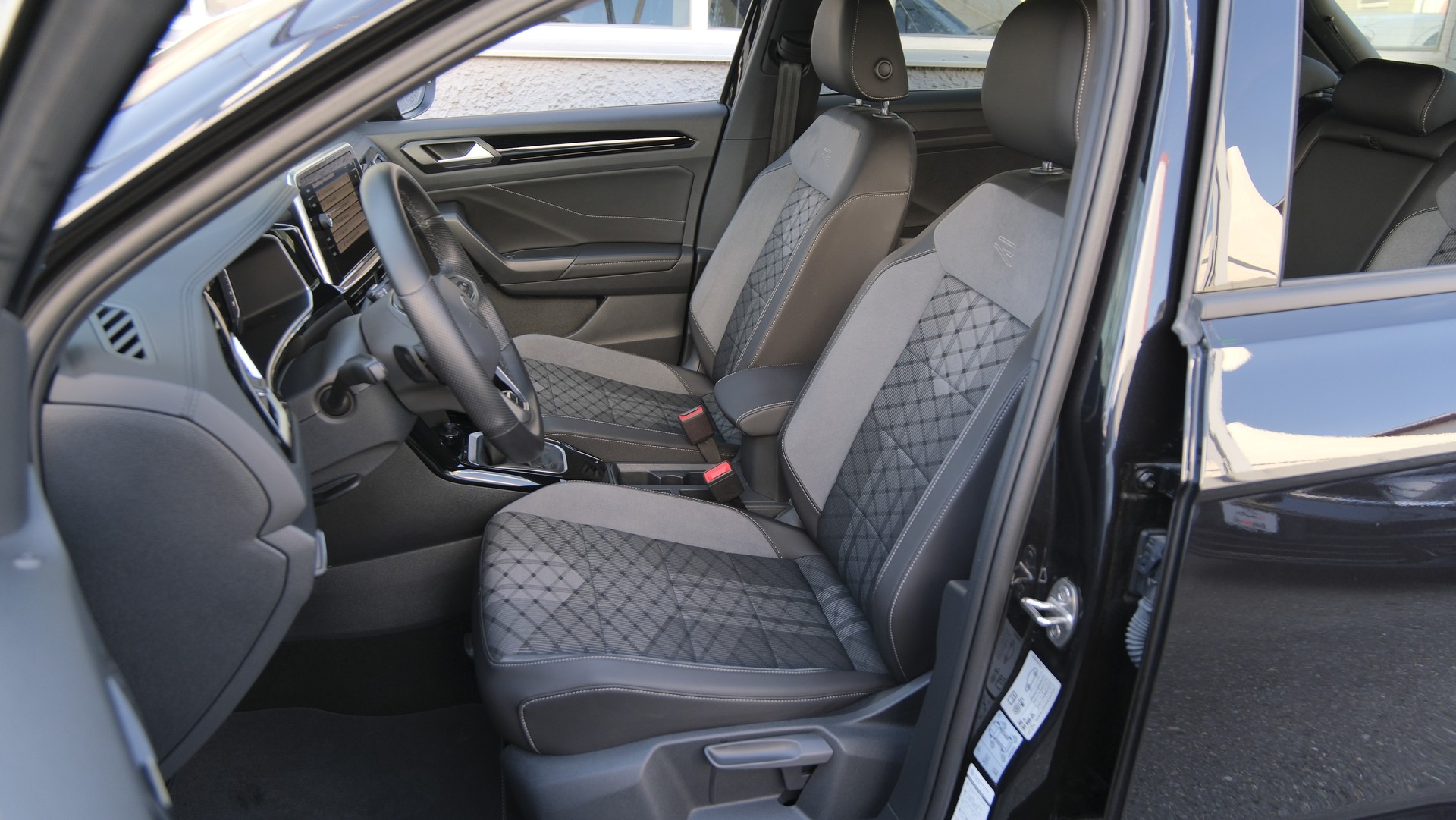 VW T-Roc 1.5 TSI EVO R-Line DSG-showroom-element-3