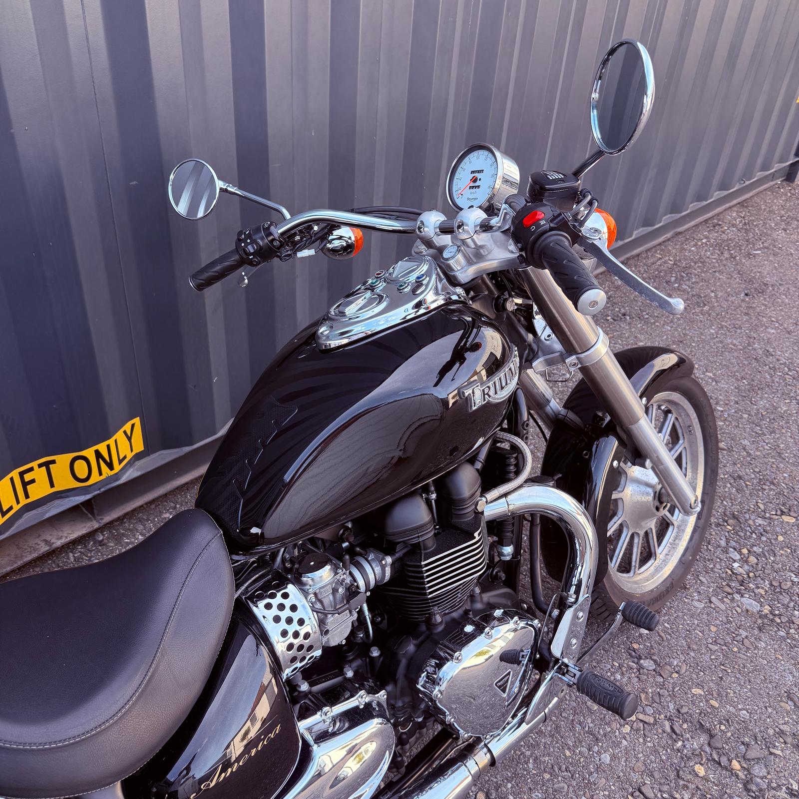 TRIUMPH America 900-image-6