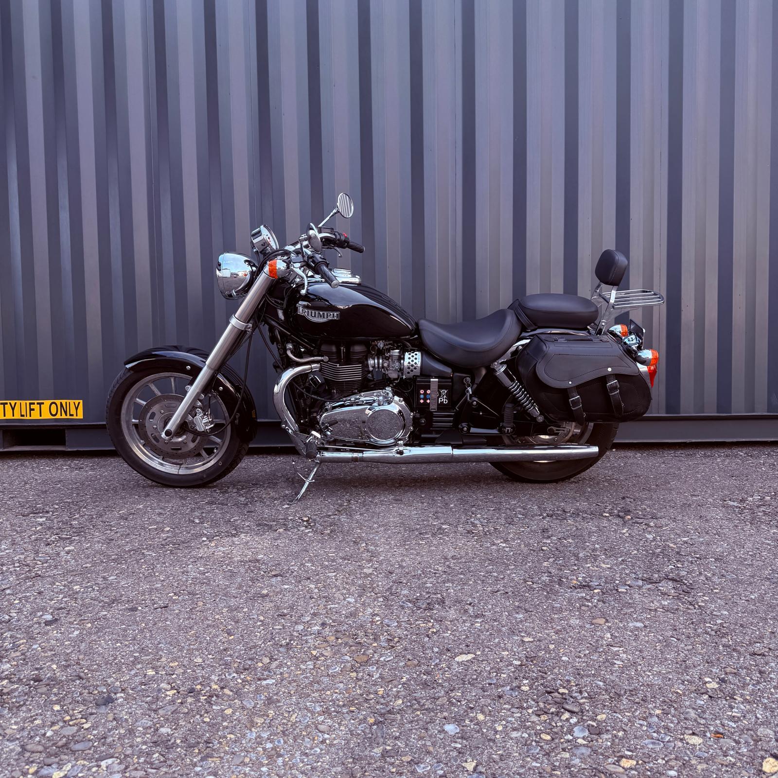 TRIUMPH America 900-image-3