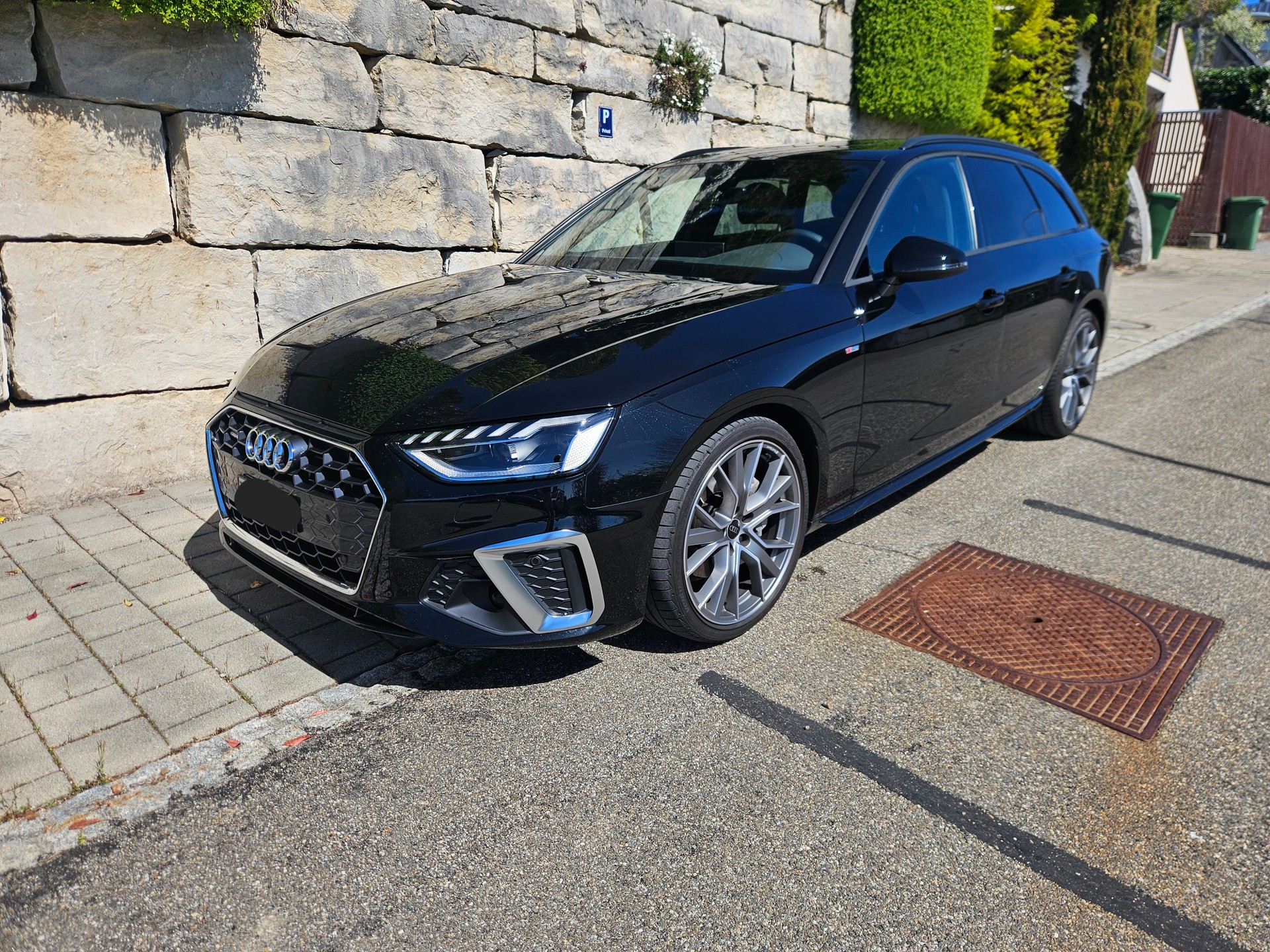 AUDI 2.0 40 TDI S Line quattro S-Tronic Service 10 Jahre oder 100'000km (Amag) 8- fach