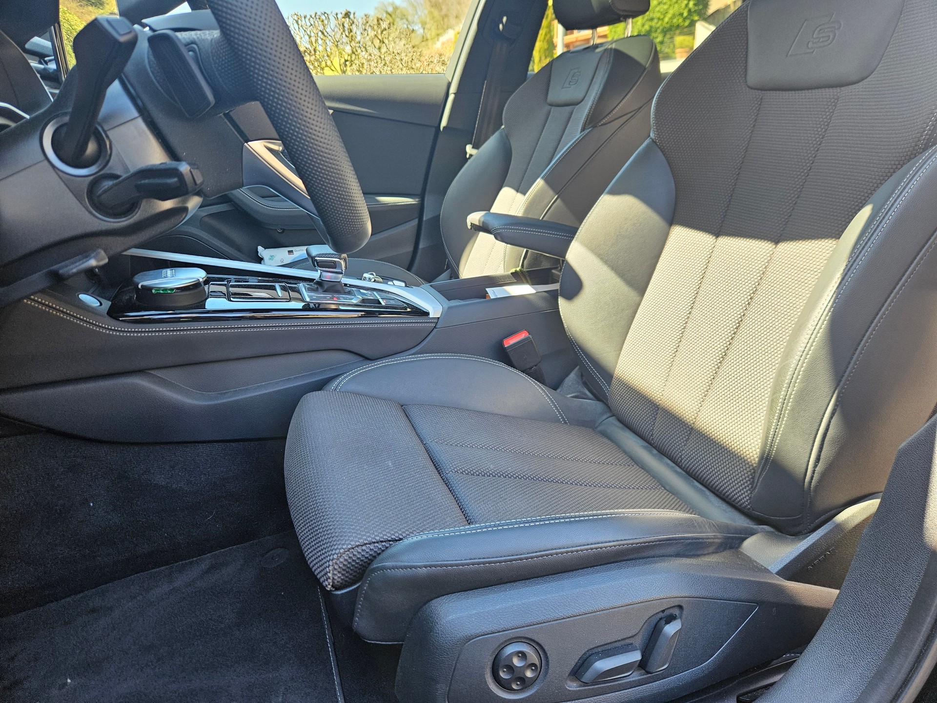 AUDI 2.0 40 TDI S Line quattro S-Tronic Service 10 Jahre oder 100'000km (Amag) 8- fach-image-3