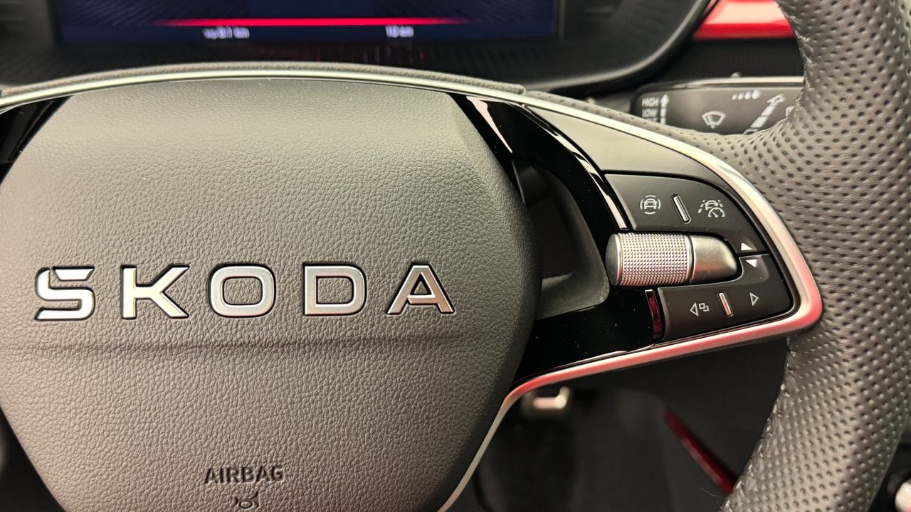 SKODA Fabia 1.0 TSI Monte Carlo DSG-image-9
