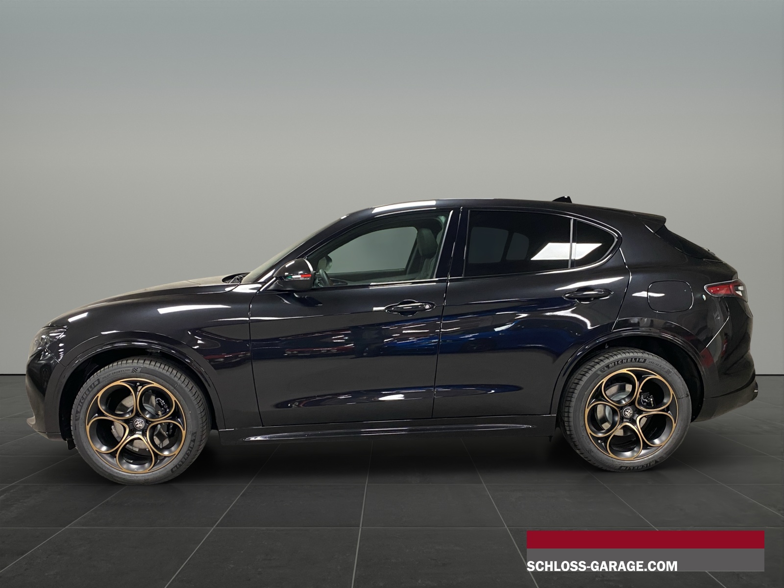 ALFA ROMEO STELVIO 2.0 Q4 280 Intensa-showroom-element-1