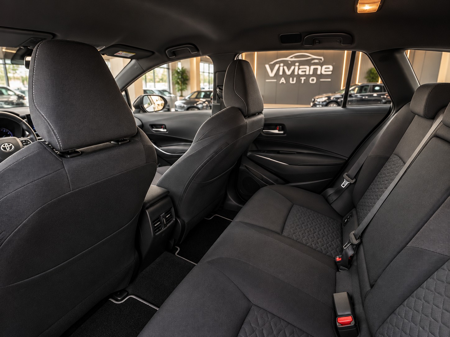 TOYOTA Corolla Touring Sports 1.8 HSD Comfort e-CVT-image-9