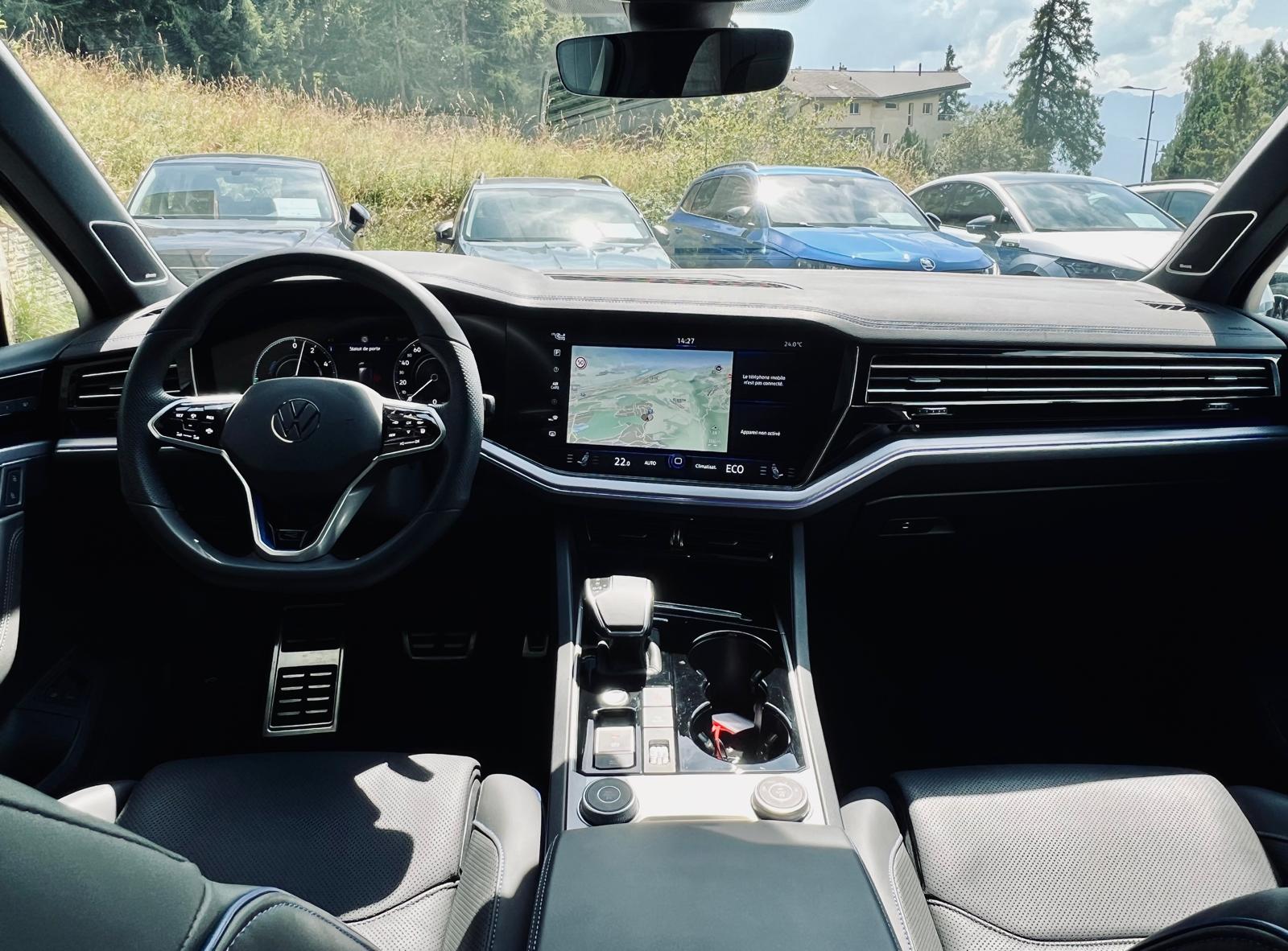 VW Touareg 3.0 TSI eHybrid R Tiptronic-image-16