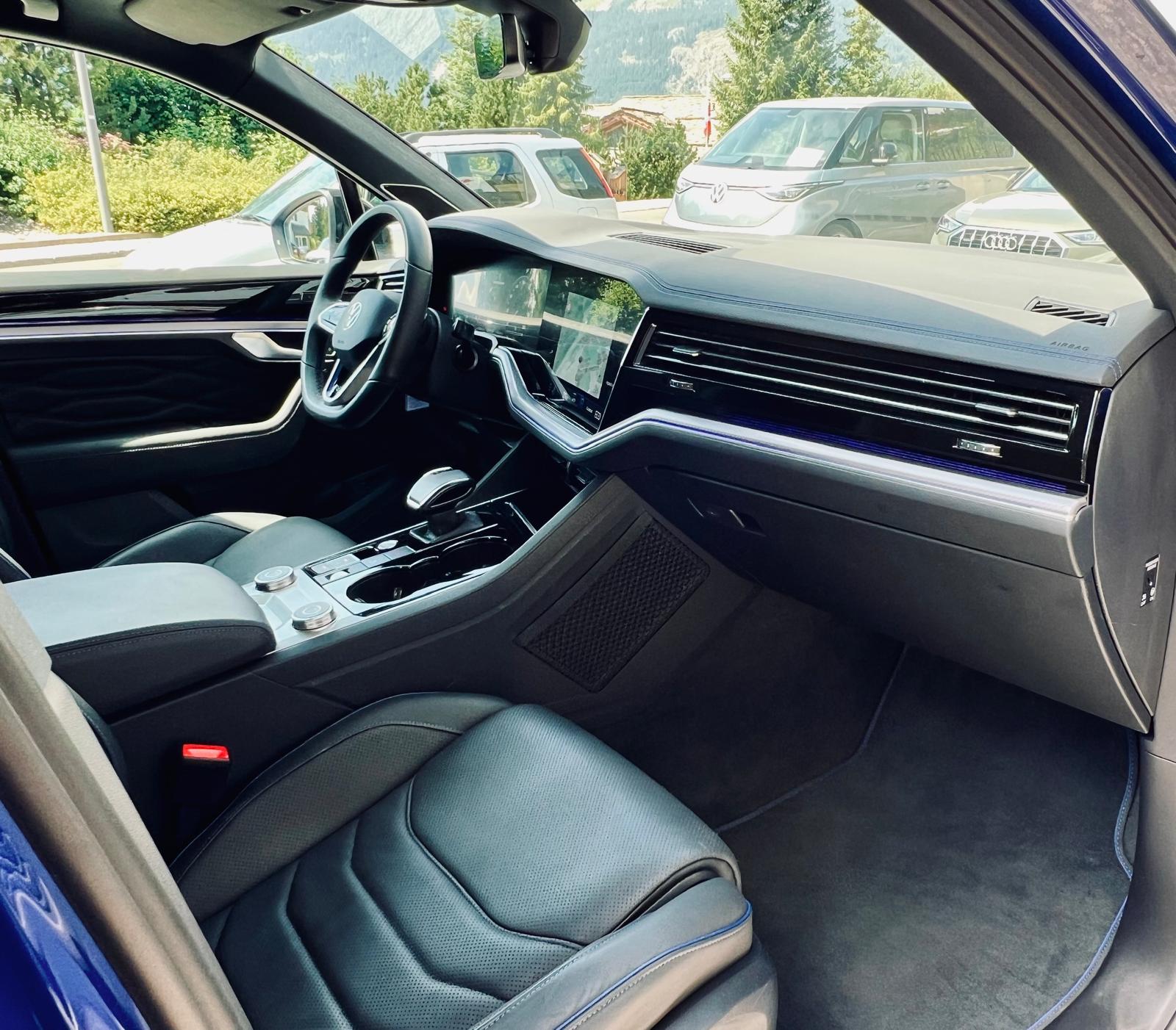 VW Touareg 3.0 TSI eHybrid R Tiptronic-image-14