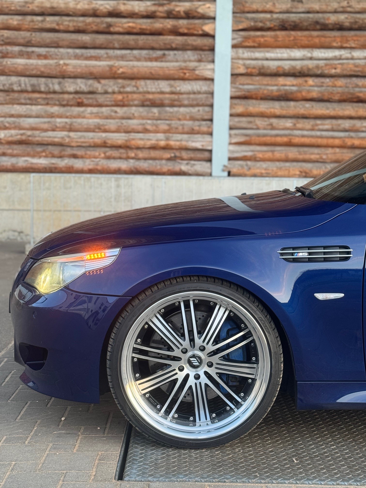 BMW M5-image-15