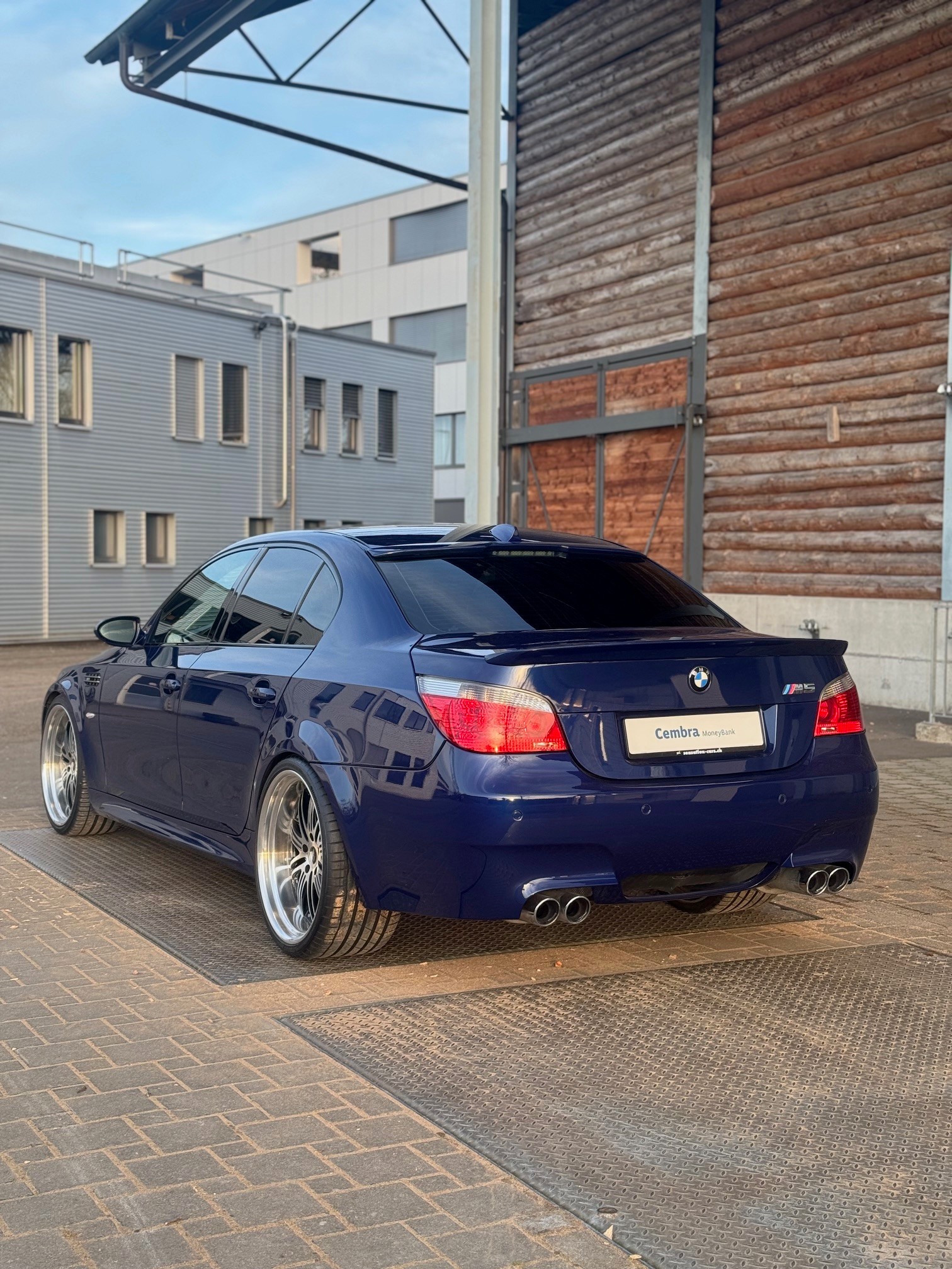 BMW M5-image-8