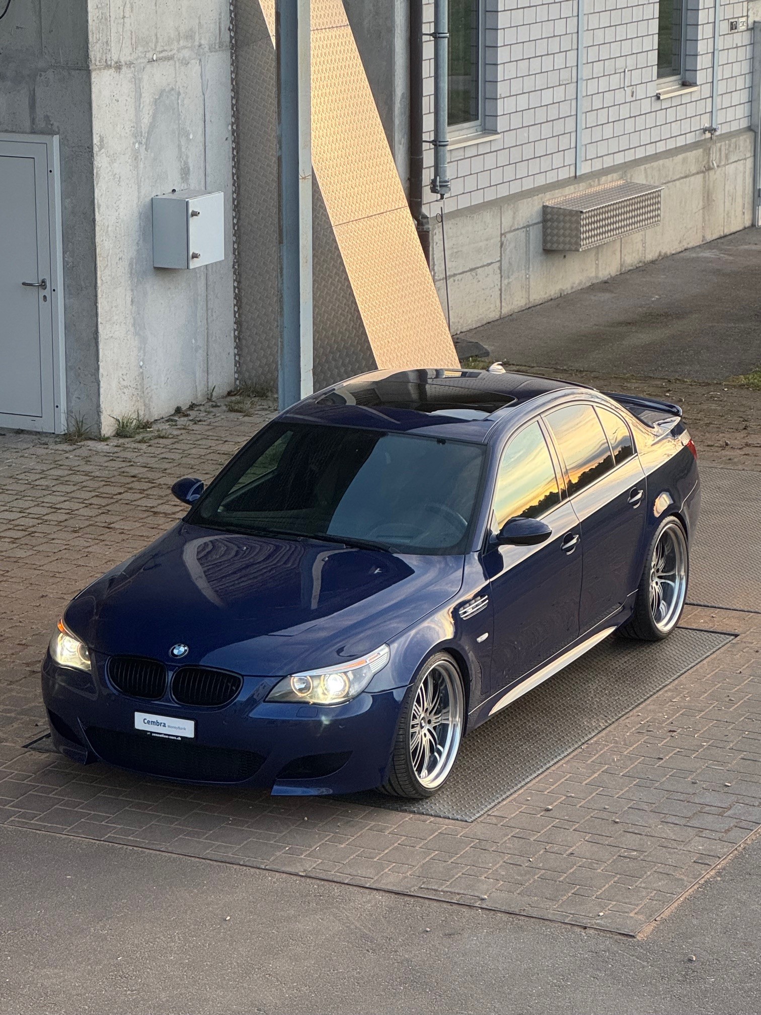BMW M5-image-14