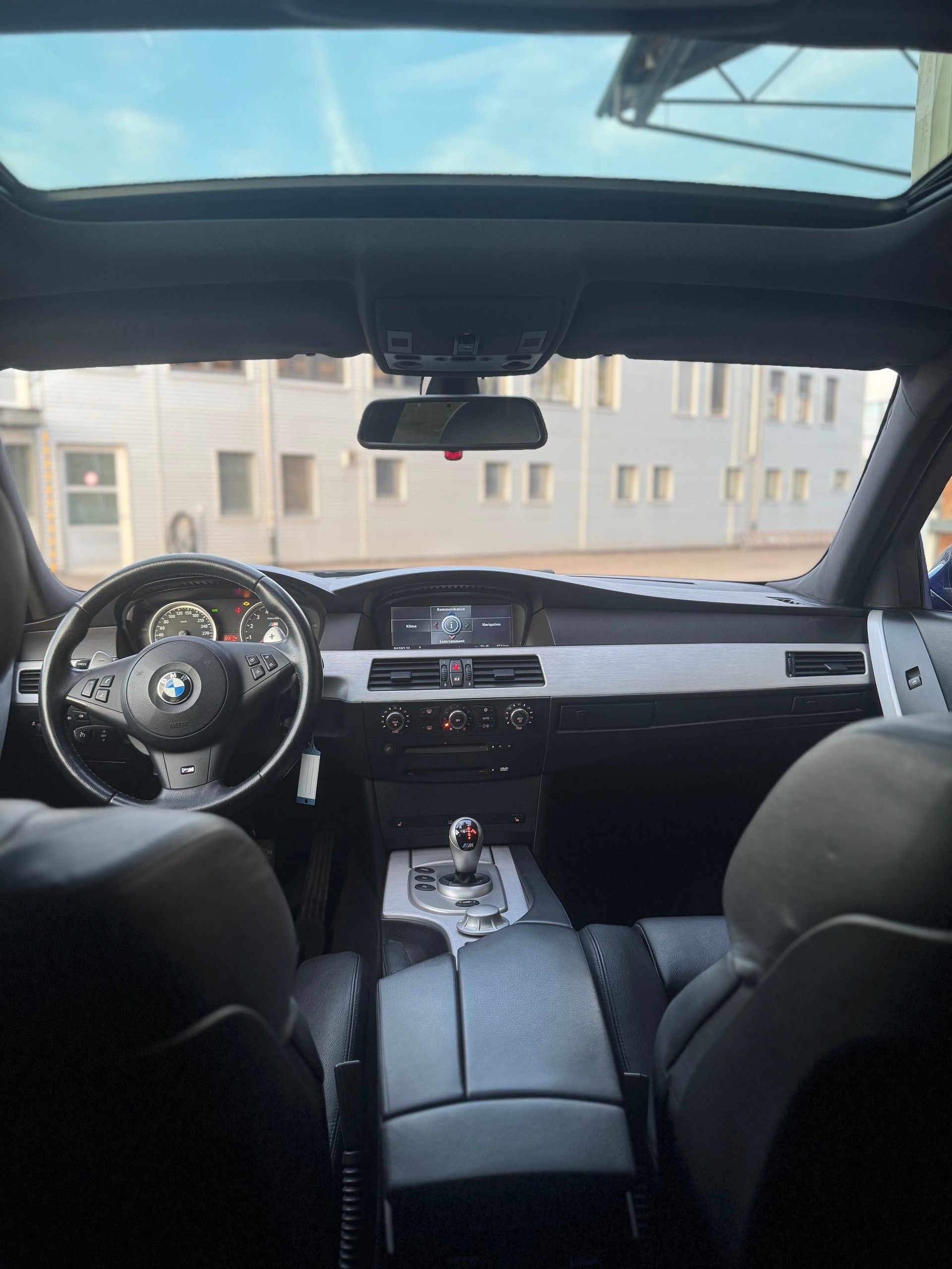 BMW M5-image-17