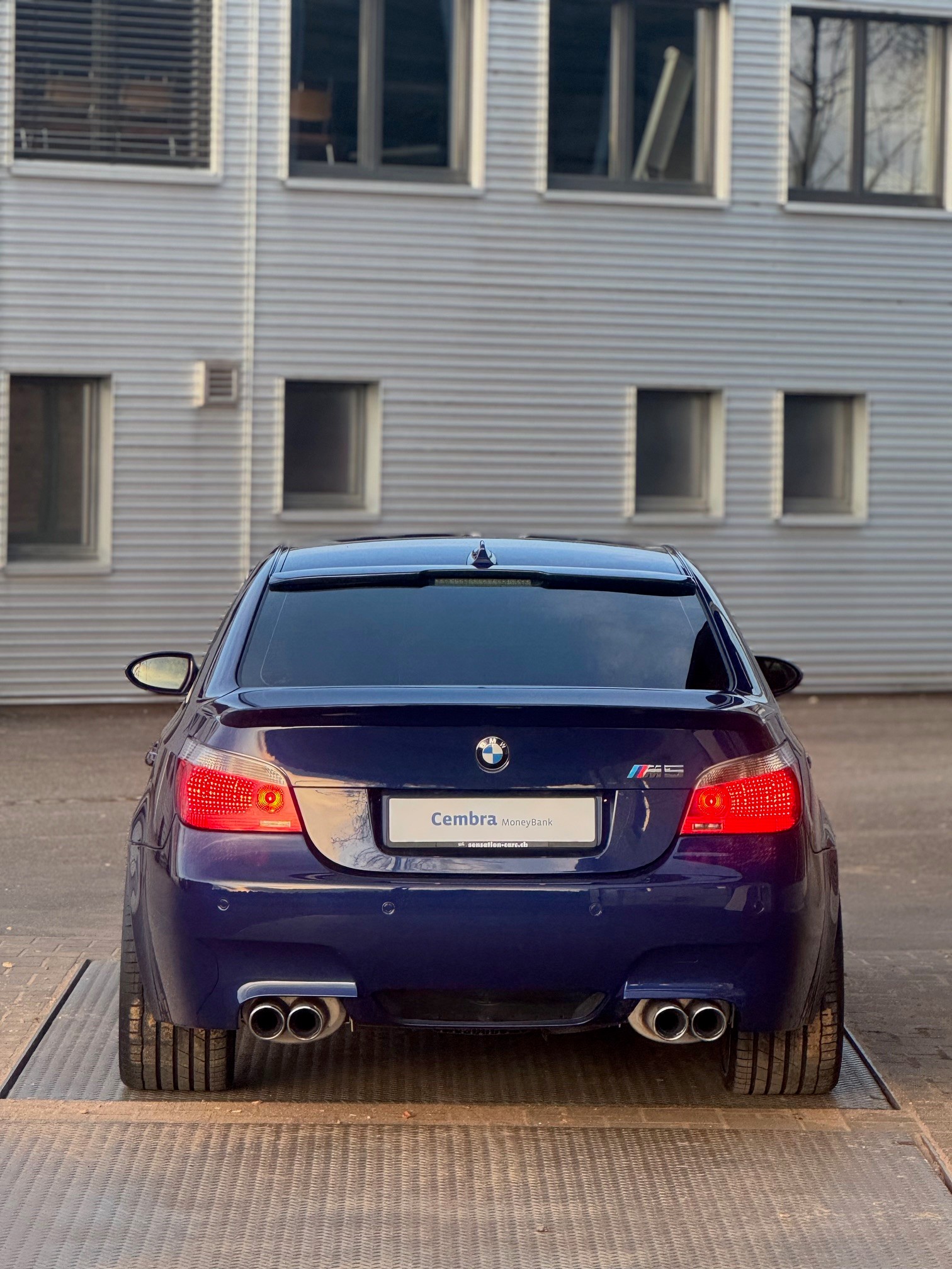 BMW M5-image-11