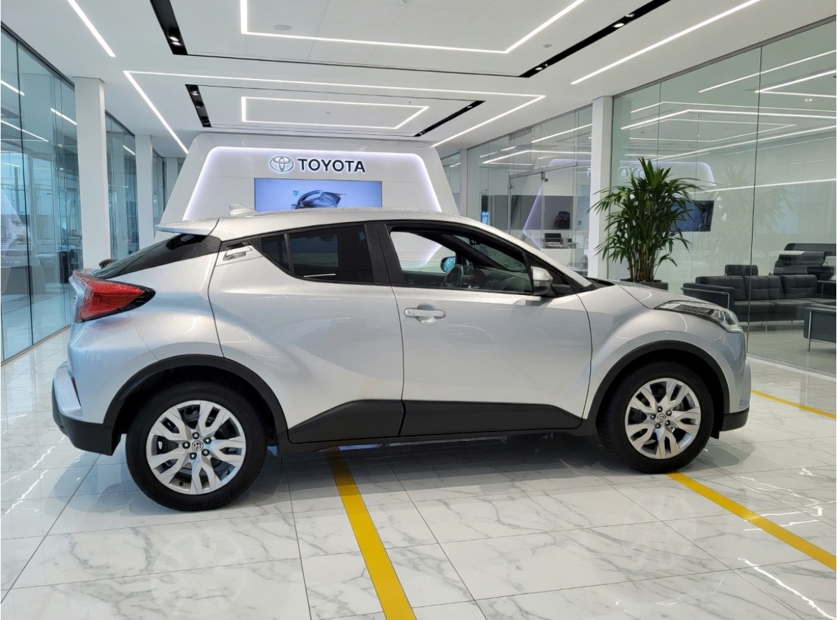 TOYOTA C-HR 1.2 Turbo Active 116 PS | CH-Frzg | Servicegepflegt | Frisch ab MFK-image-3