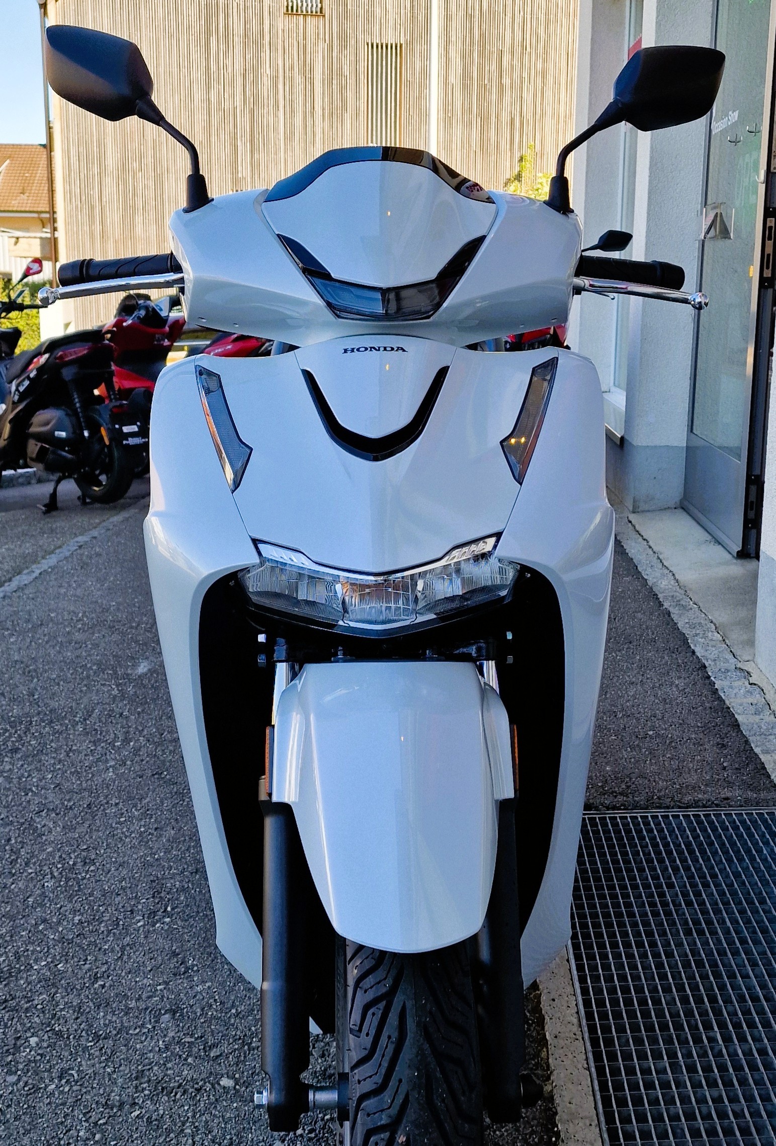 HONDA SH 125i - TFT-Konnektivität 2026-image-1