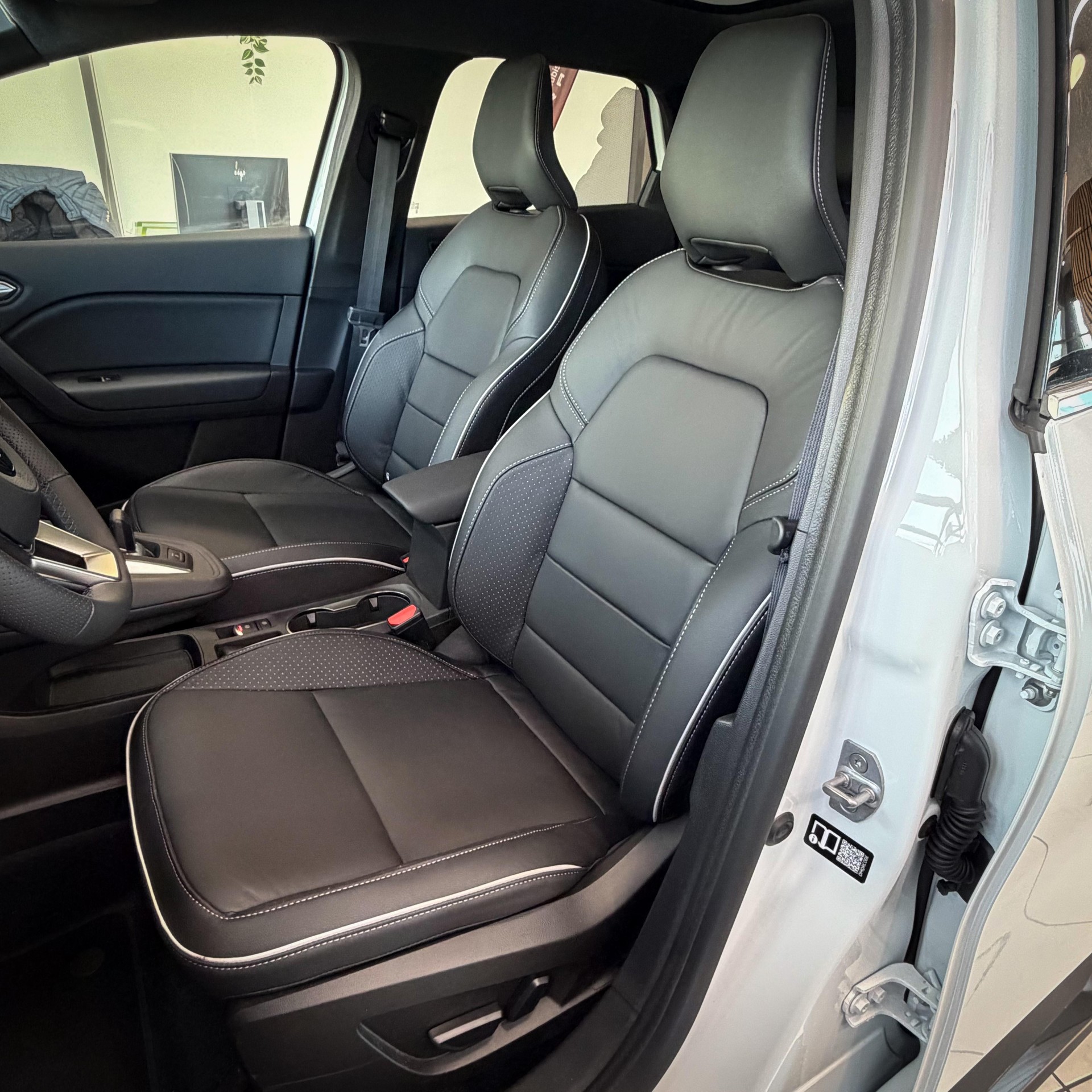 MITSUBISHI Grandis 1.8 HEV Instyle-image-7