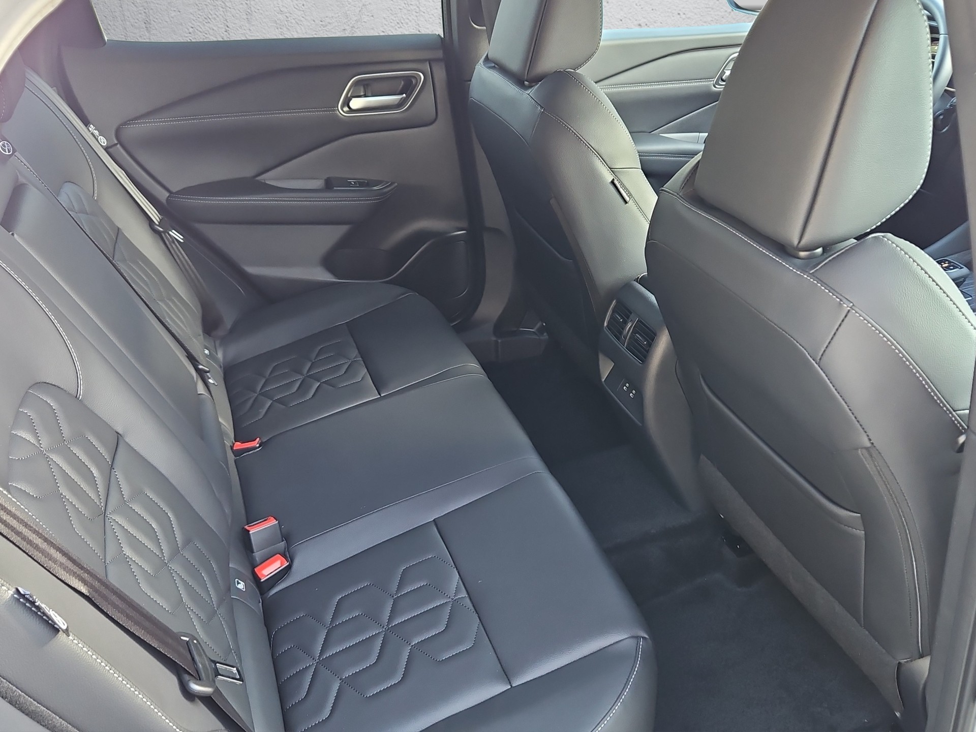 NISSAN Qashqai 1.3 MHEV Tekna 4x4-image-23