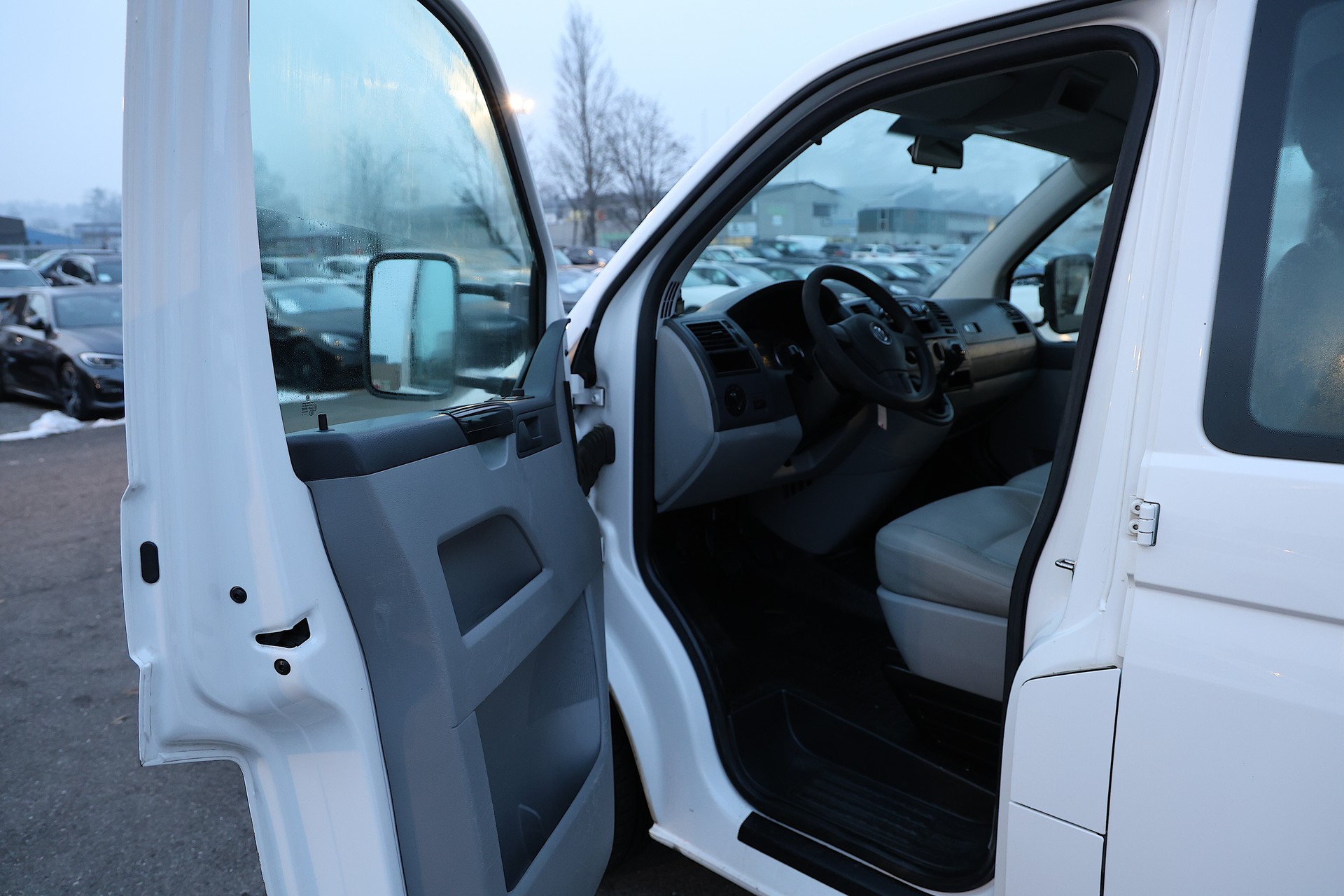 VW T5 2.0 TDI-image-8