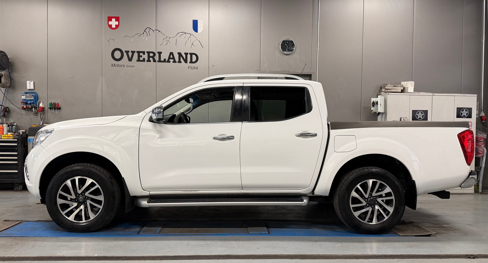 NISSAN Navara Double Cab Tekna 2.3 dCi 4WD Automatic-showroom-element-1