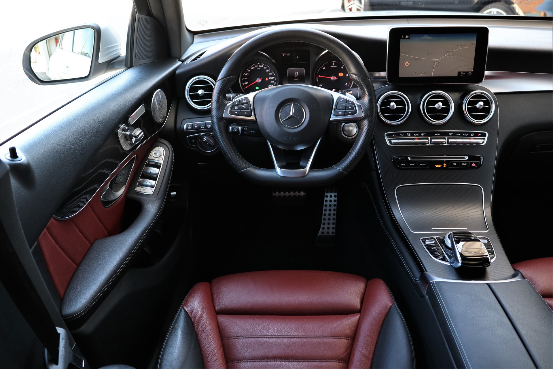 MERCEDES-BENZ GLC Coupé 350 d AMG Line 4Matic 9G-Tronic (CH)-image-13