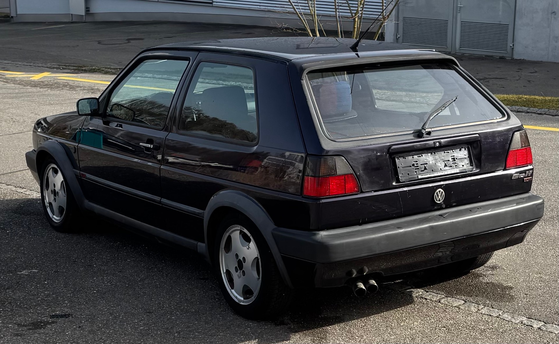VW Golf 1800 GTI G60 Fire and Ice-showroom-element-3
