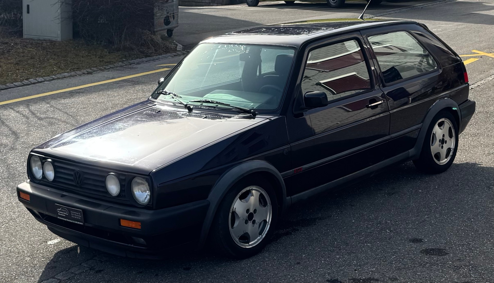 VW Golf 1800 GTI G60 Fire and Ice-showroom-element-1