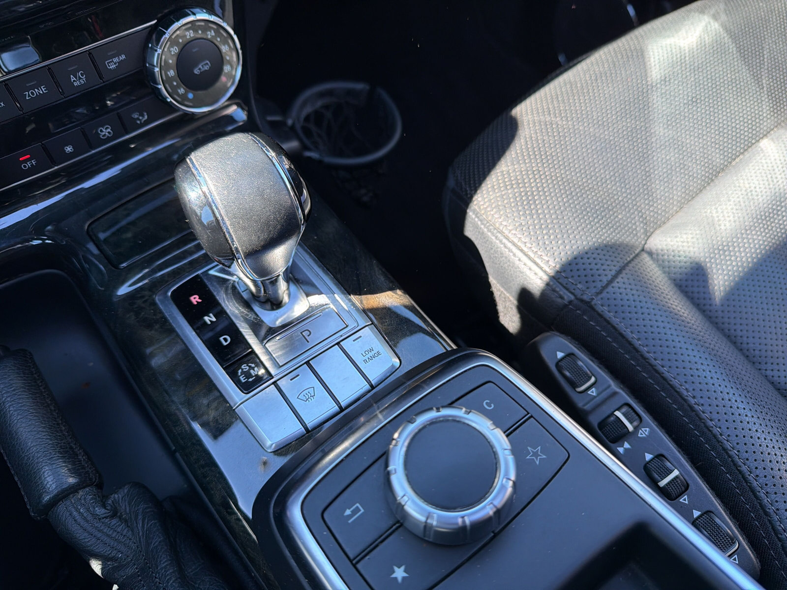 MERCEDES-BENZ G 350 BlueTEC-image-27