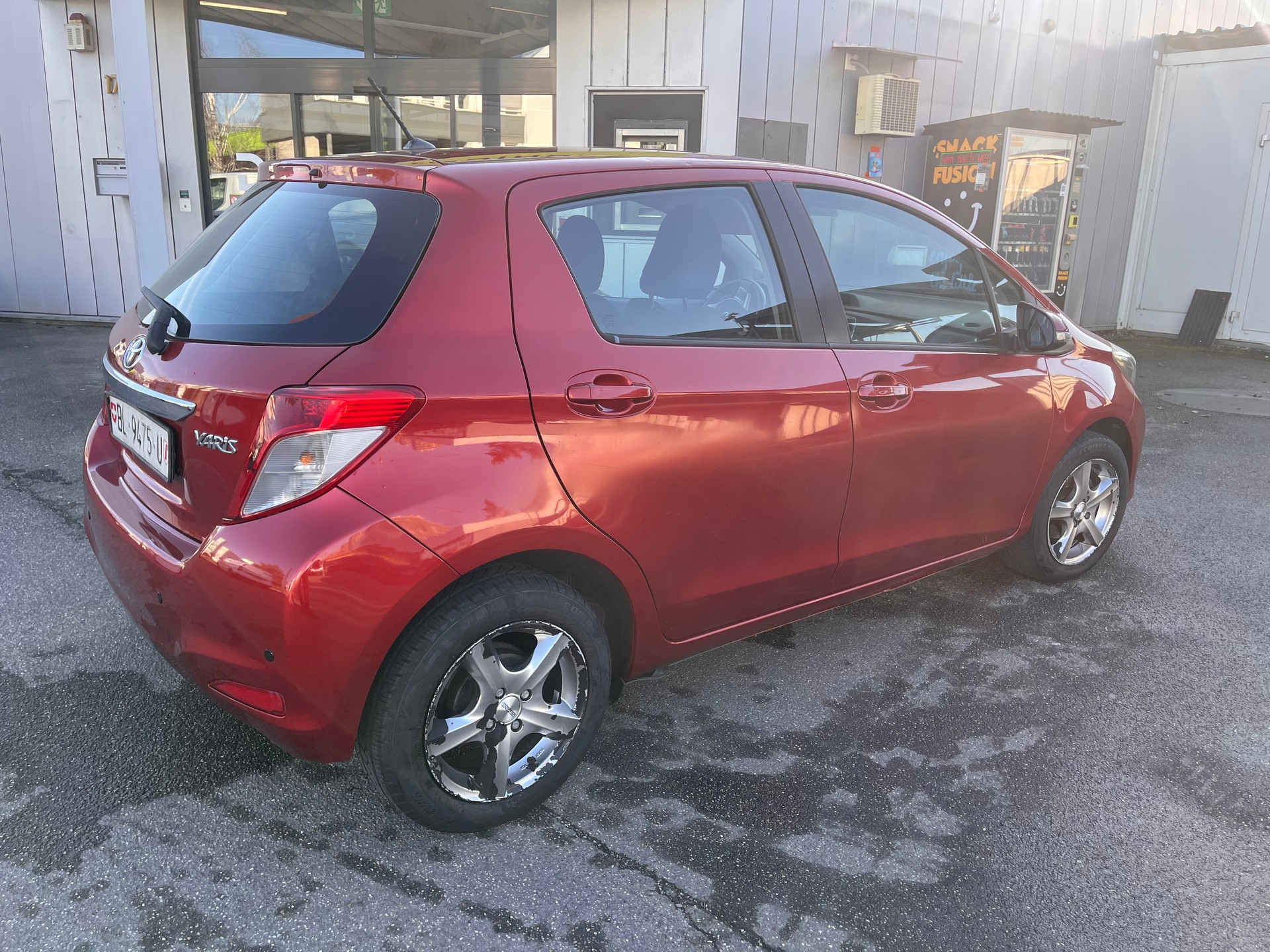 TOYOTA YARIS-image-1